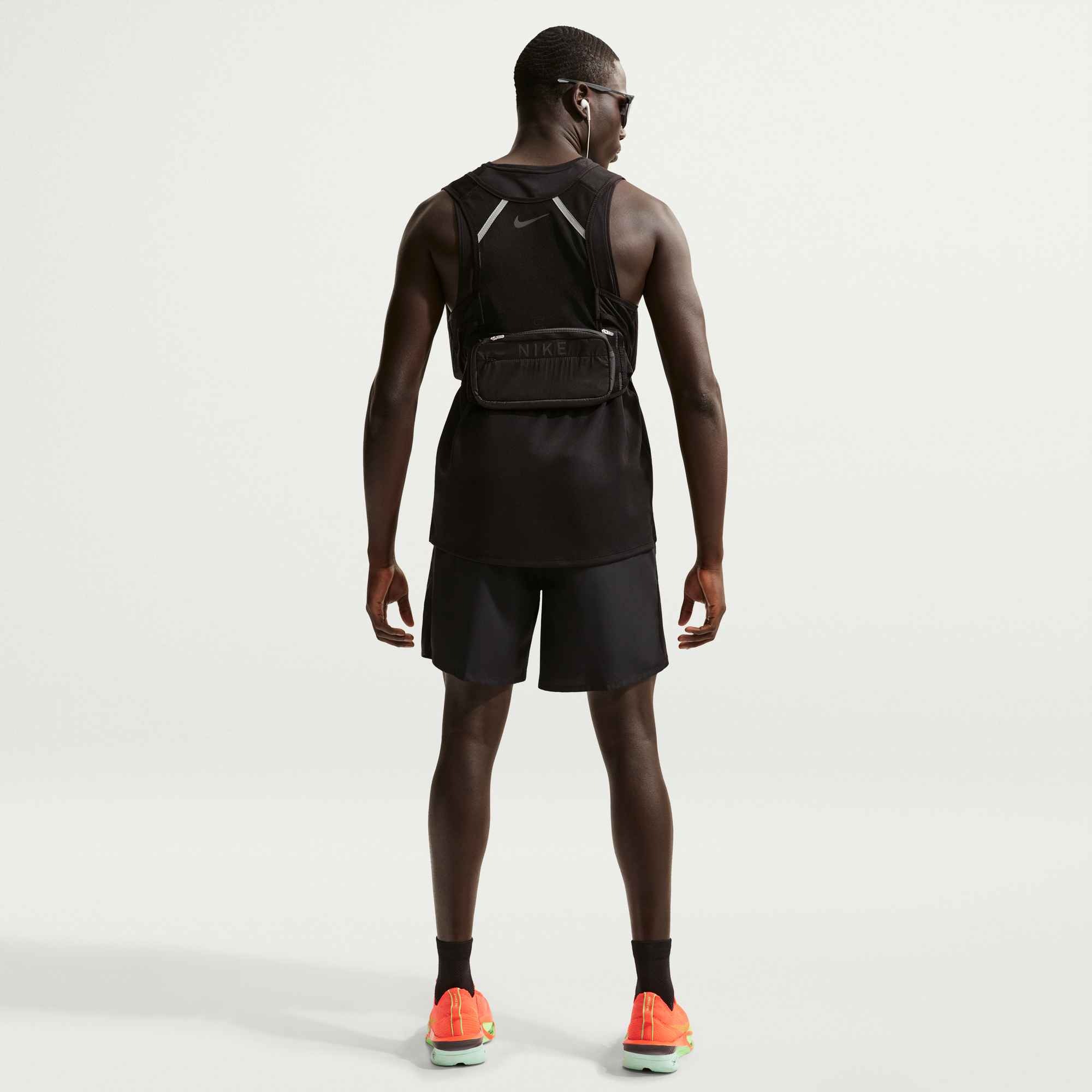 Nike Laufshorts »M NK DF CHLLGR RN ENRGY 7BF SH«  ohne Verschluss, mit Dri-FIT-Technologie, aus Polyester