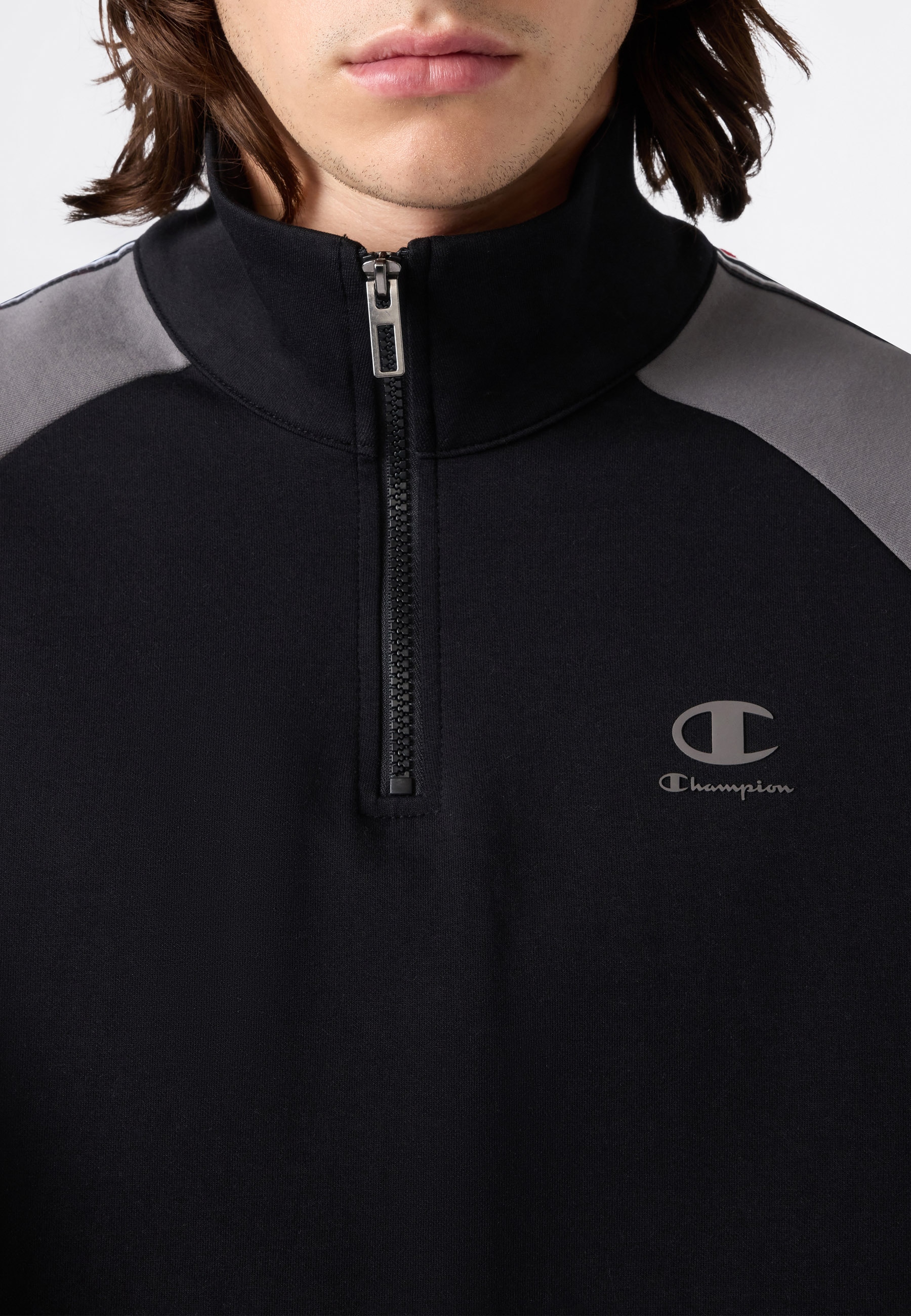 Champion Sweatshirt »Sports-inspired Interlock Half Zip Sweatshirt with Tape detailing«, komfortabler Schnitt, sportlicher Stil, Rundhalsausschnitt
