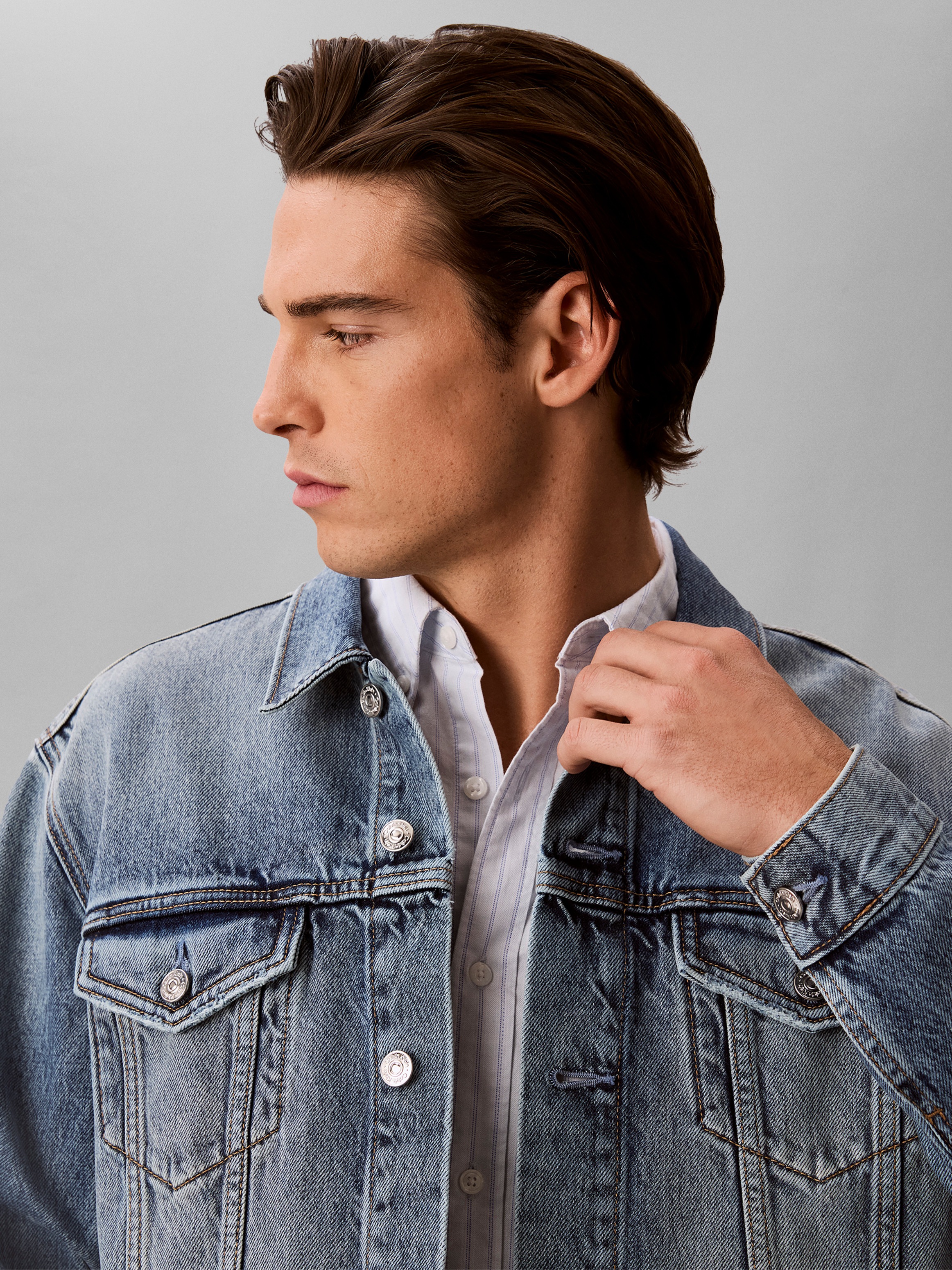 Calvin Klein Jeans Jeansjacke »ANDREW CLASSIC TRUCKER« authentische 90er-Jahre-Passform, Metallknöpfe mit Logo