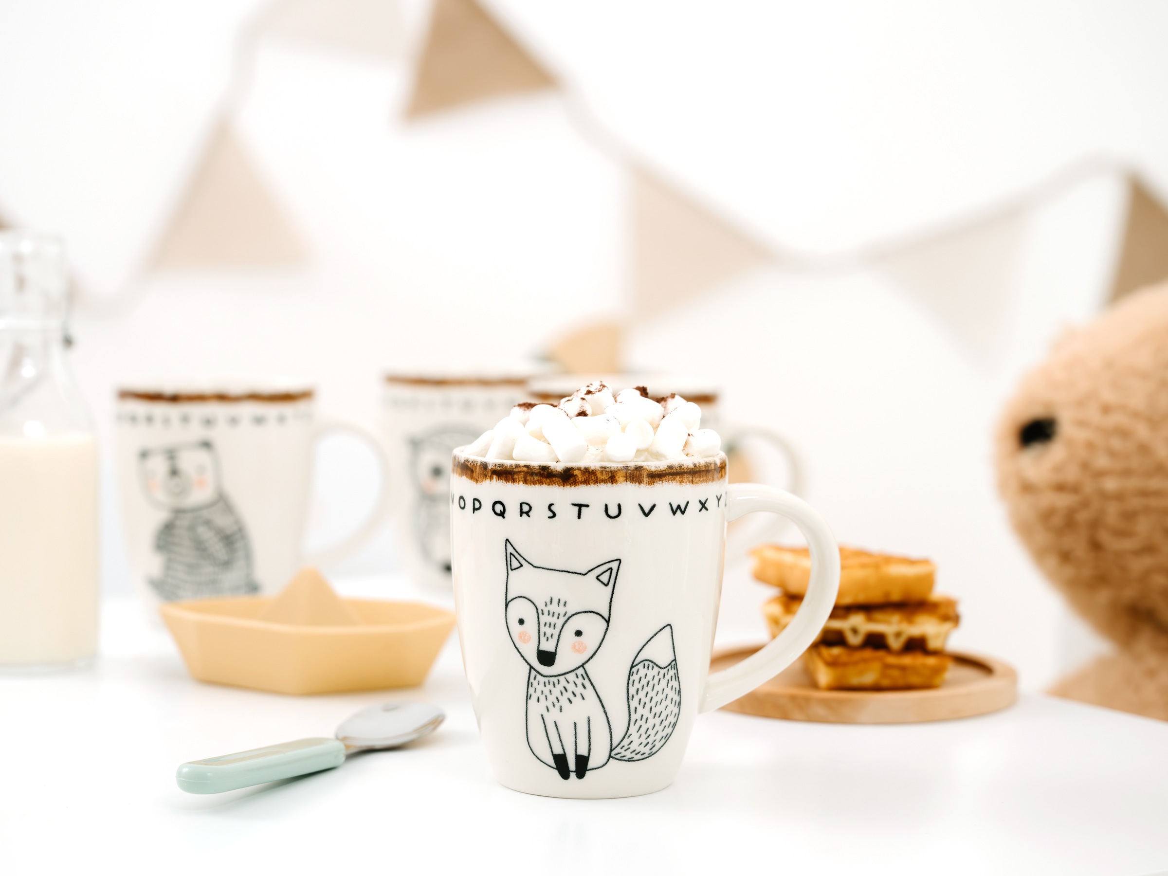 CreaTable Becher »Freunde des Waldes, Becher-Set 4-tlg.« Tiermotive, skandinavischer Stil, unregelmäßiger brauner Rand