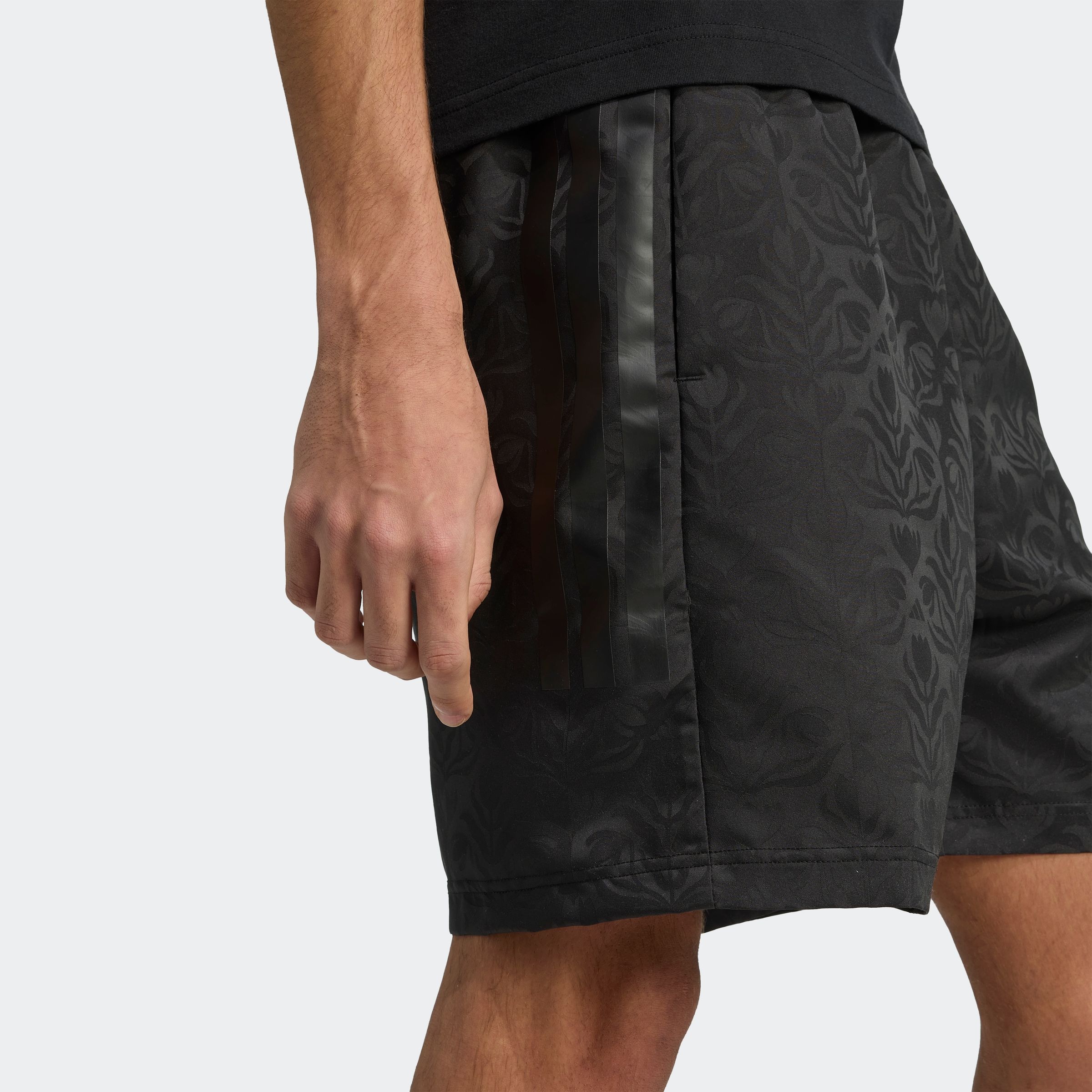 adidas Sportswear Shorts »M TIRO WV SH Q3«, (1 tlg.)