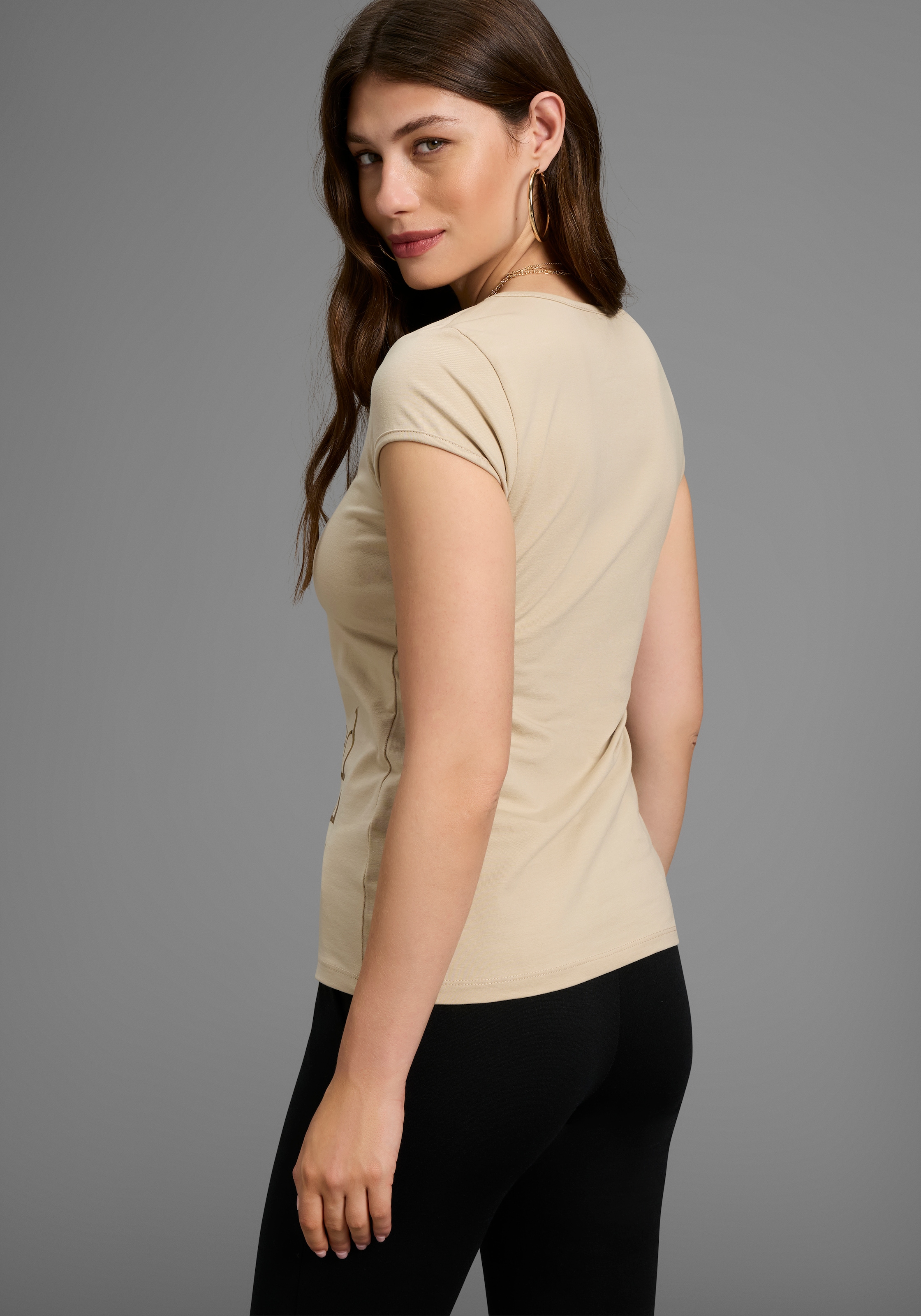 Laura Scott T-Shirt, sehr figurbetont, mit frischem Print, Rundhals, für die Freizeit
