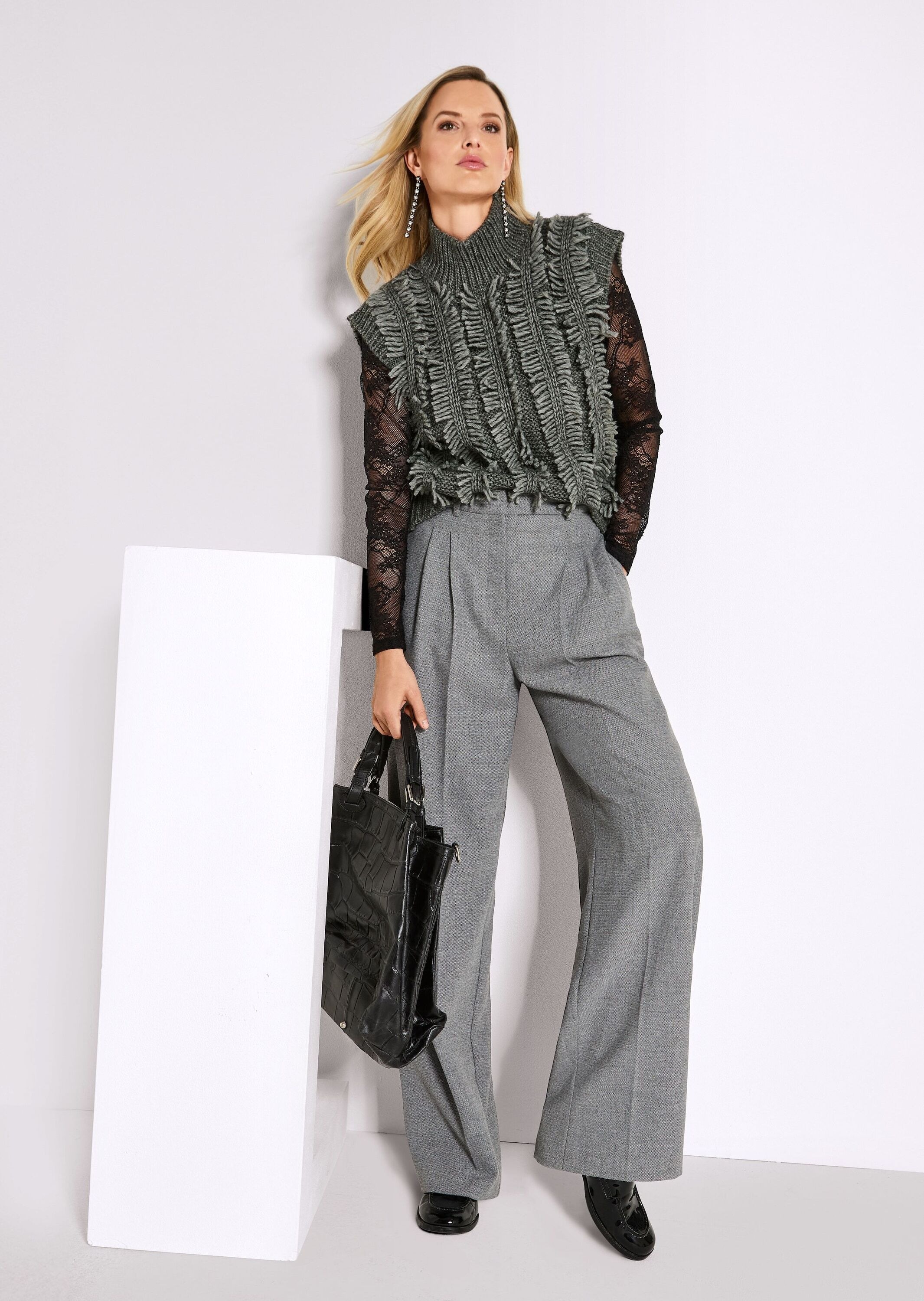 MADELEINE Pullunder »Pullunder Moderner Fransenstrick mit Stehkragen«