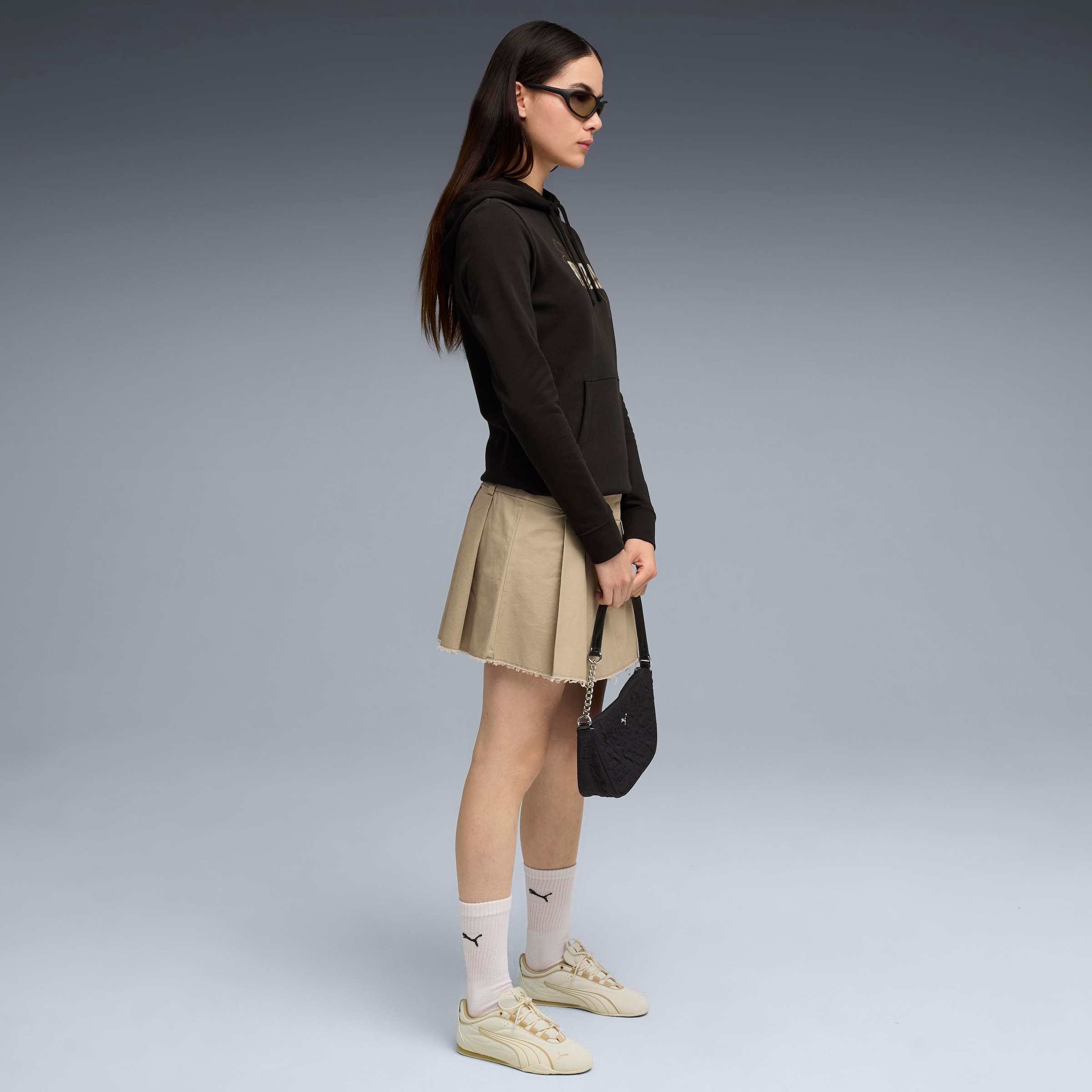 PUMA Kapuzensweatshirt »ESS LOGO LAB METALLIC HOODIE TR«, Regular Fit, mit Print-Applikationen, mit Kängurutasche, mit Kapuze
