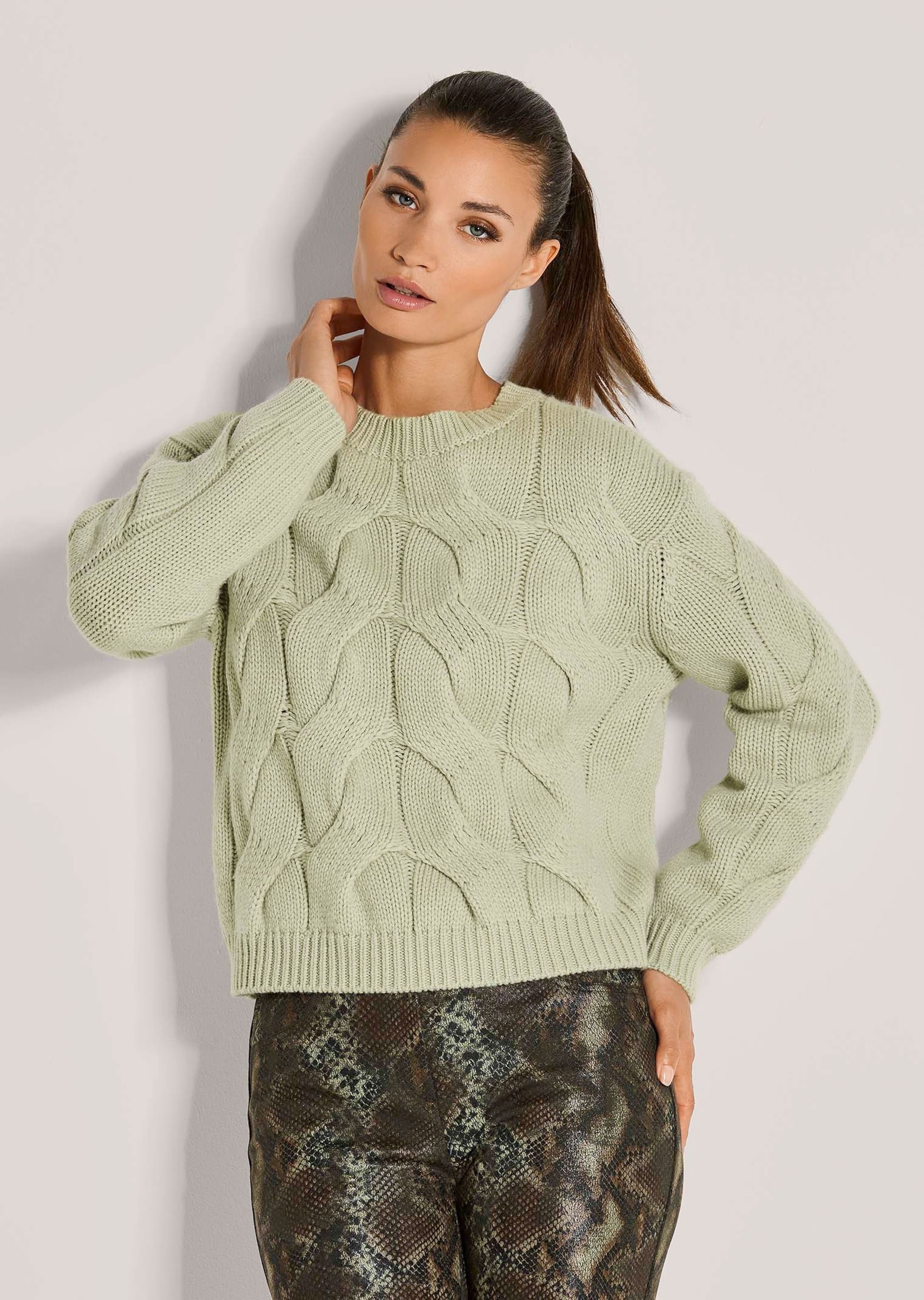 MADELEINE Longpullover »Strickpullover Moderner Wollpullover mit Zopfmuster«