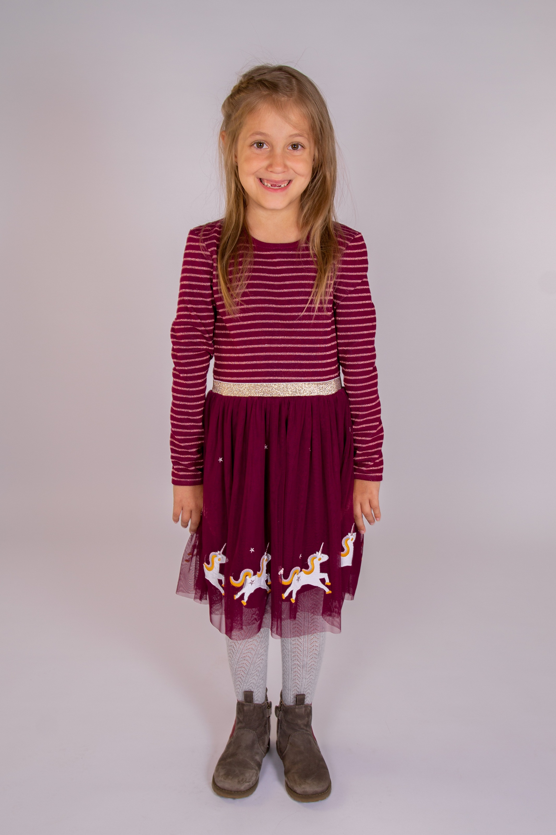Happy Girls Mädchen Midikleid mit hochwertigen Einhorn-Applikationen am Saum, Größe 110