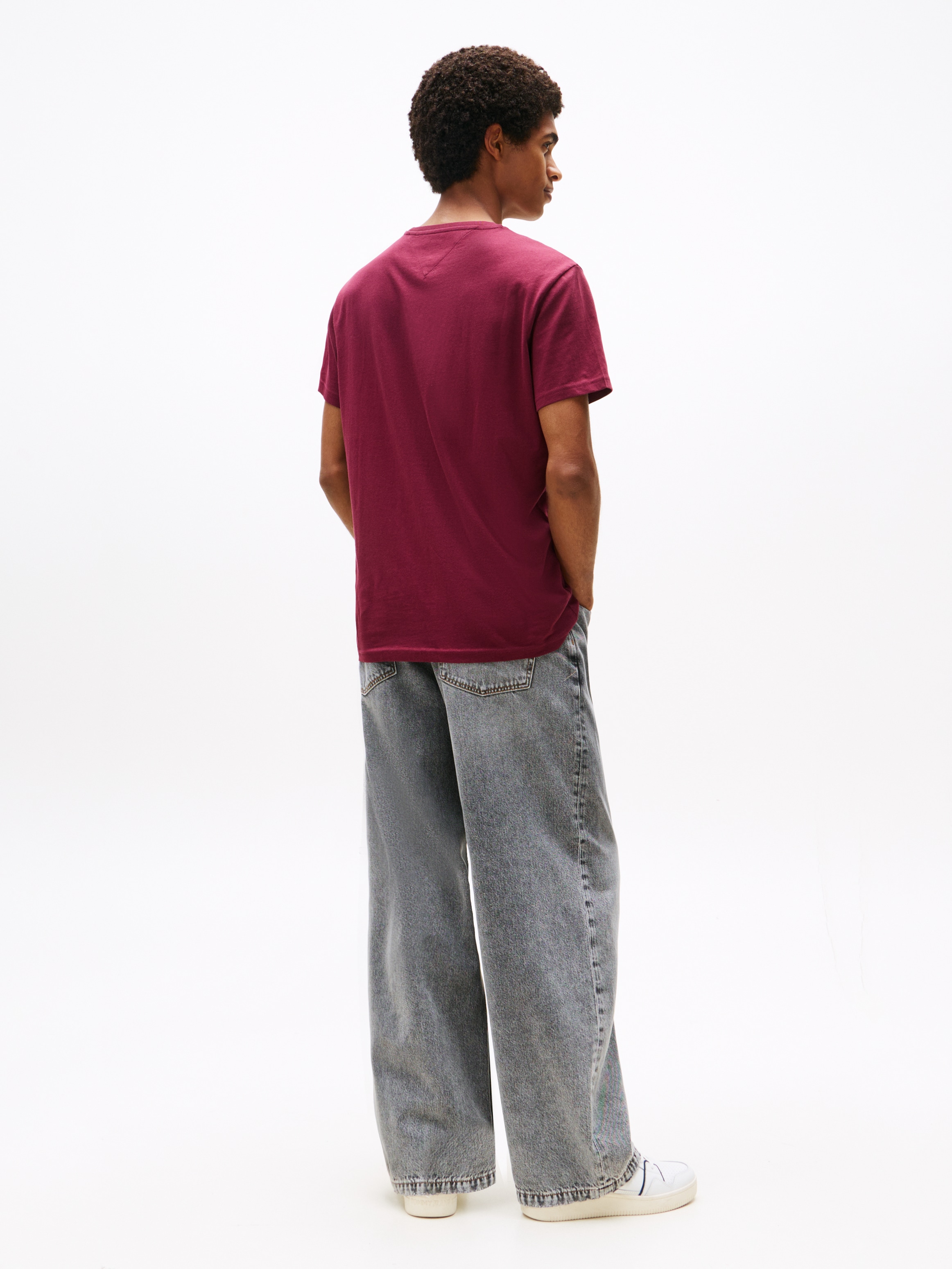 Tommy Jeans T-Shirt »TJM SLIM FIT ESSENTIAL FLAG« Mit Rundhalsausschnitt