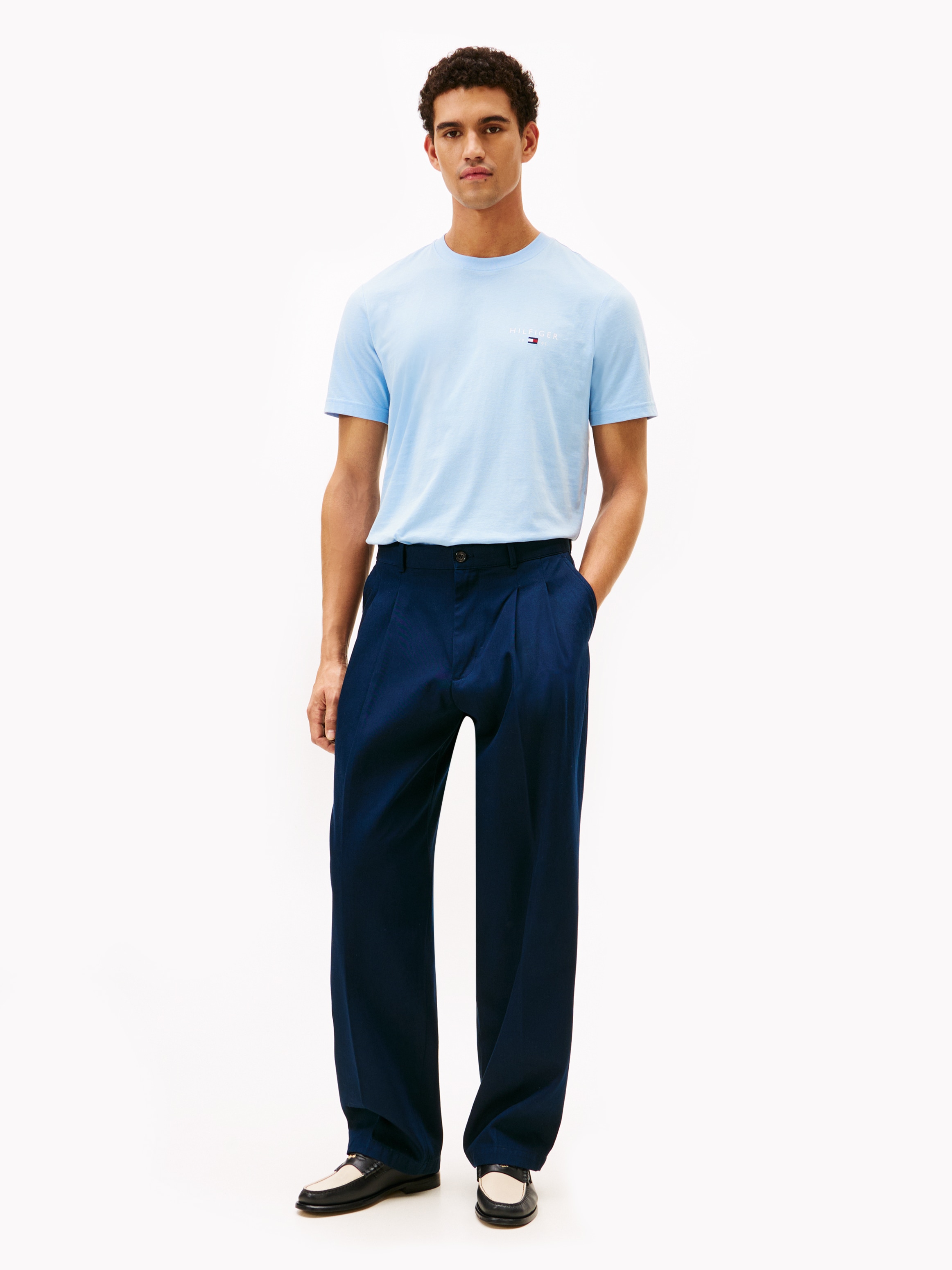 Tommy Hilfiger T-Shirt »BRAND LOVE SMALL HILFIGER« normale Passform, Rundhals, aus Jersey