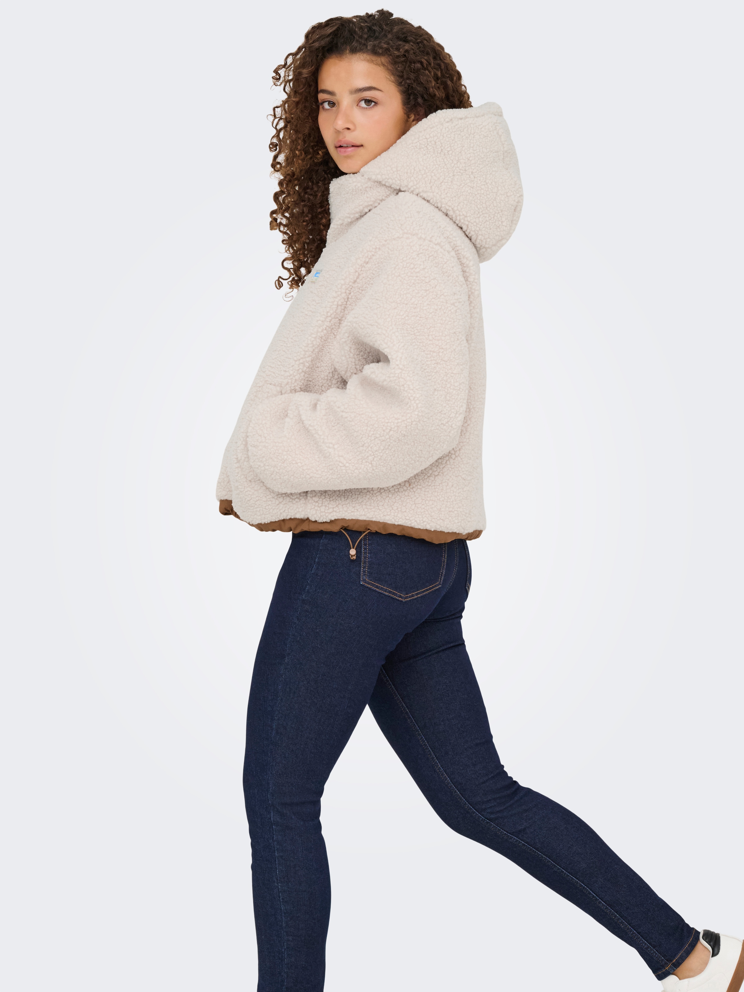 ONLY Outdoorjacke »ONLMARIA LIFE REV PUFFER JACKET CC OTW«, mit Kapuze