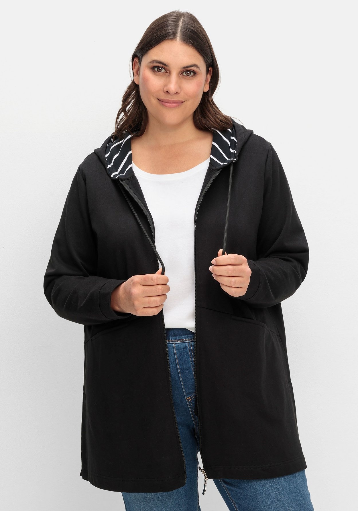 Sweatjacke »Sweatjacke mit gestreiftem Kapuzenfutter«, mit gestreiftem Kapuzenfutter