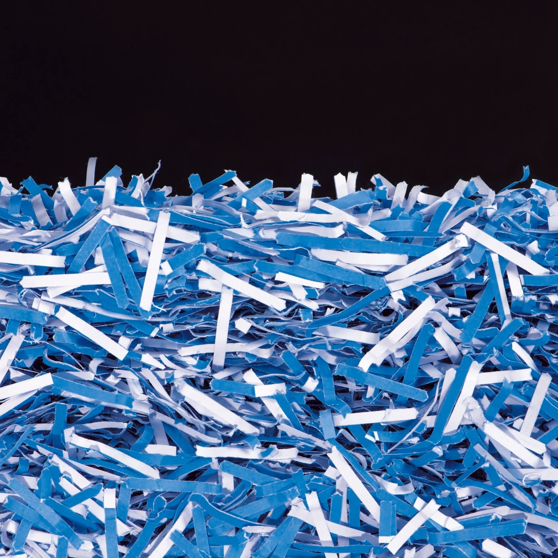 Hama Aktenvernichter »Aktenvernichter Partikelschnitt (Papier + Plastik, Korb, 5 Blatt, P4)« Mit Papierkorb, 4 x 39 mm Schnitzel, Automatik, Rücklauf