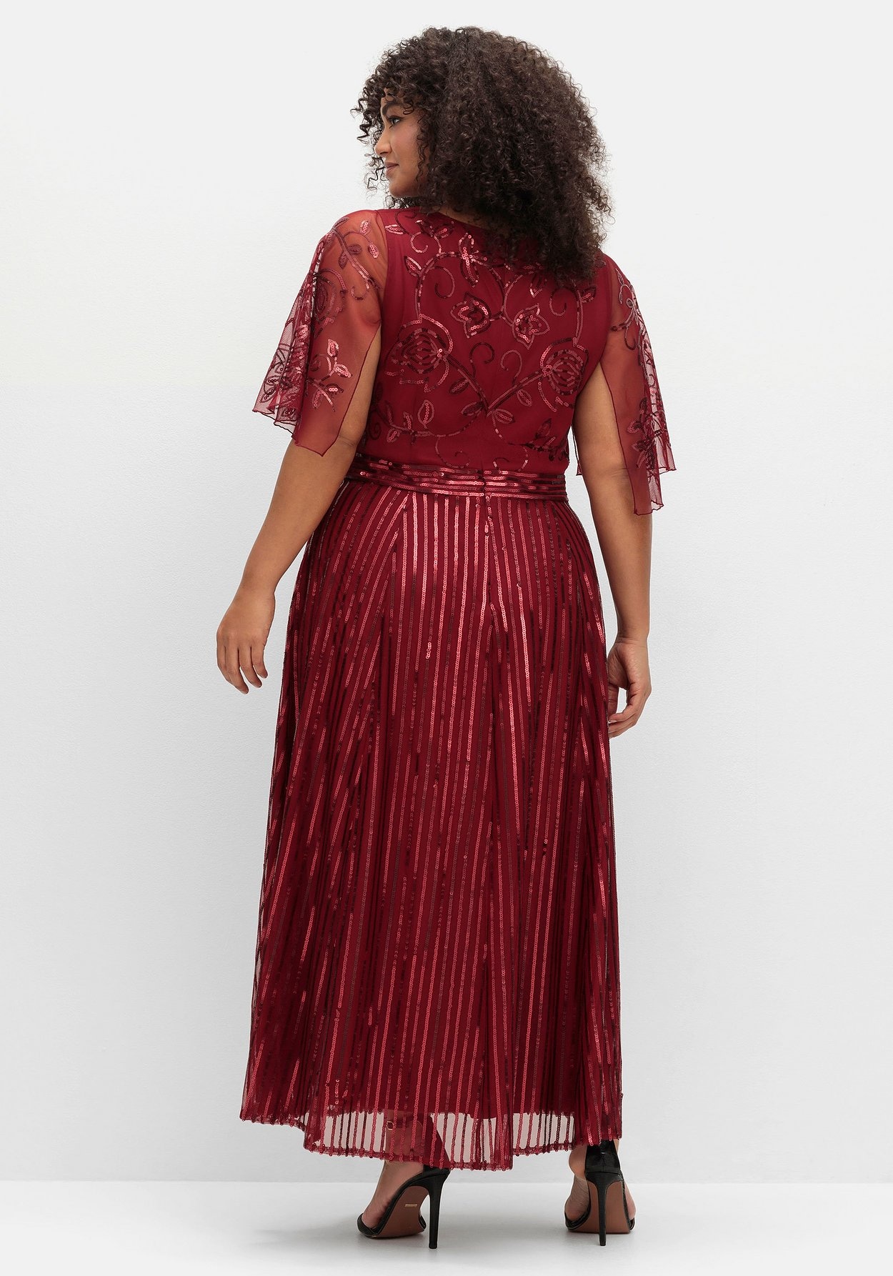 Sheego Abendkleid »Abendkleid mit Pailletten und Meshrock«