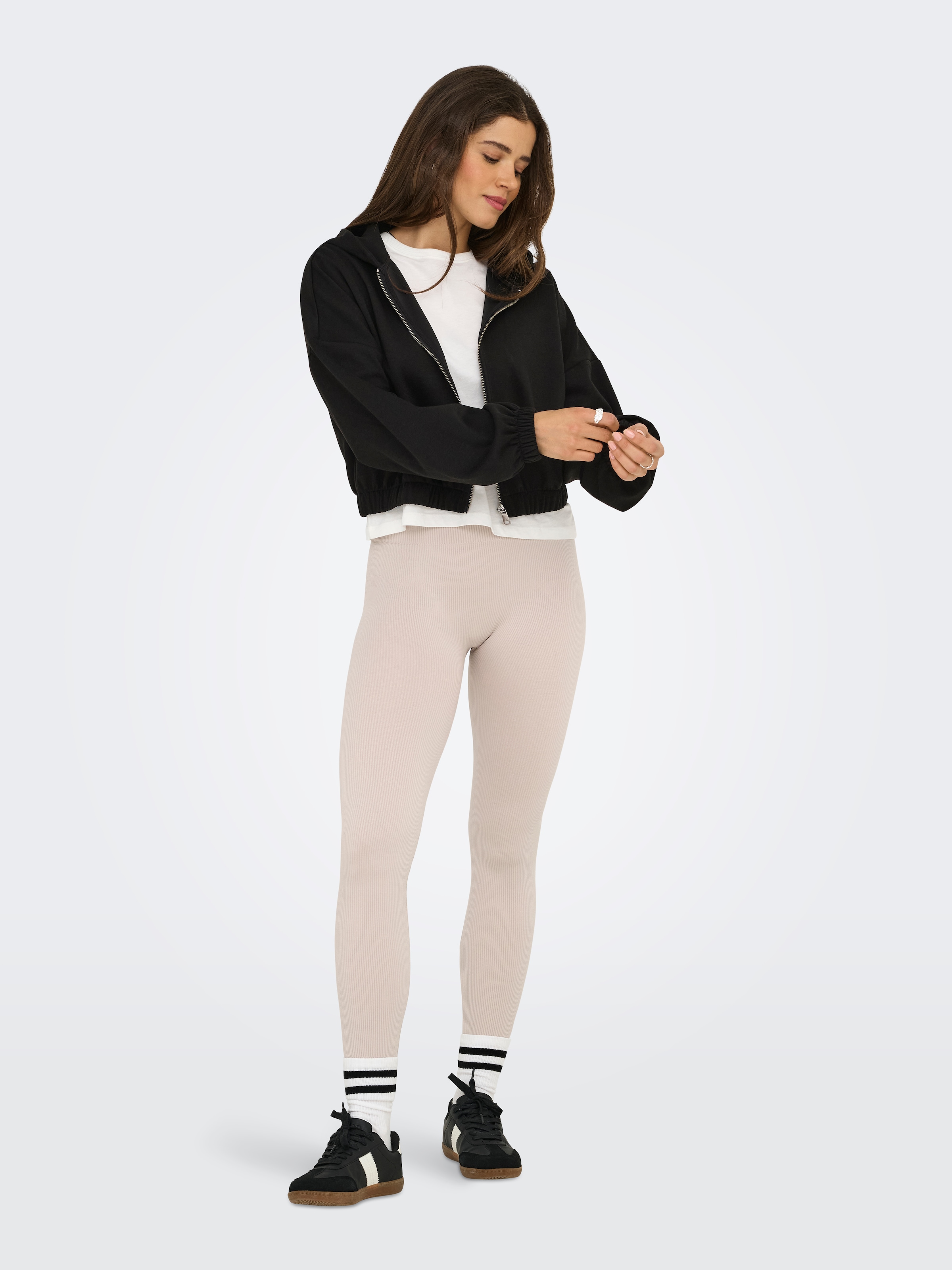 ONLY Kapuzensweatshirt »ONLSCARLETT LS ELASTIC ZIP HOOD SWT NOOS«