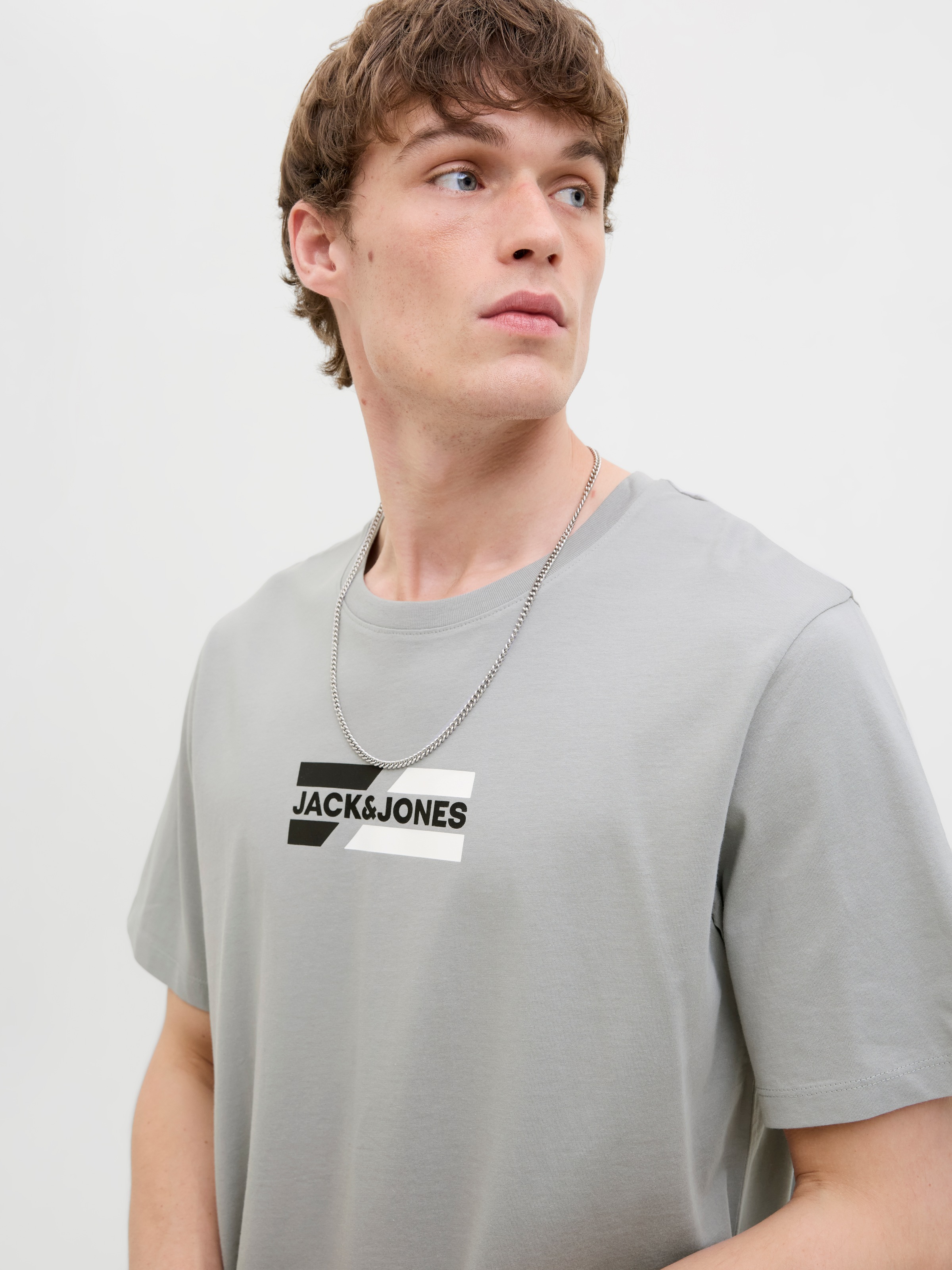 Jack & Jones Rundhalsshirt »JJECORP GRAPHIC TEE SS O-NECK NOOS«, mit Logo Print