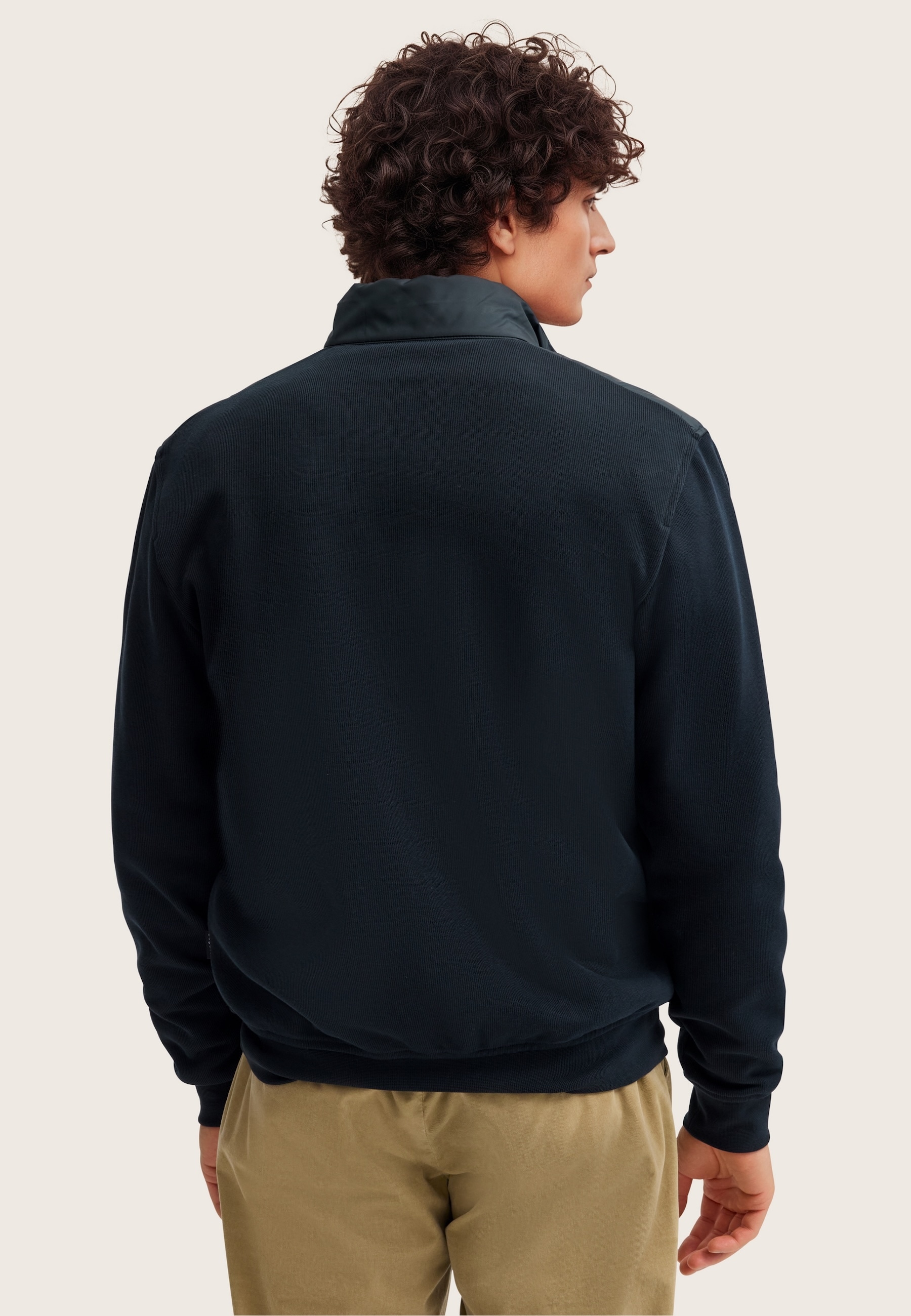 bugatti Sweatjacke »Regular Fit« mit gesteppter Front