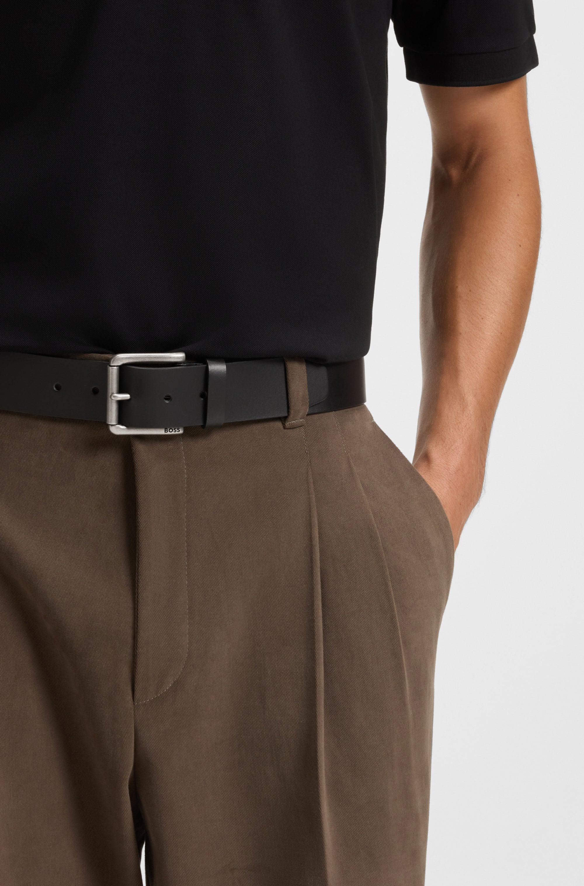BOSS Ledergürtel »Joris Sz40«, mit Logo auf der Dornschließe
