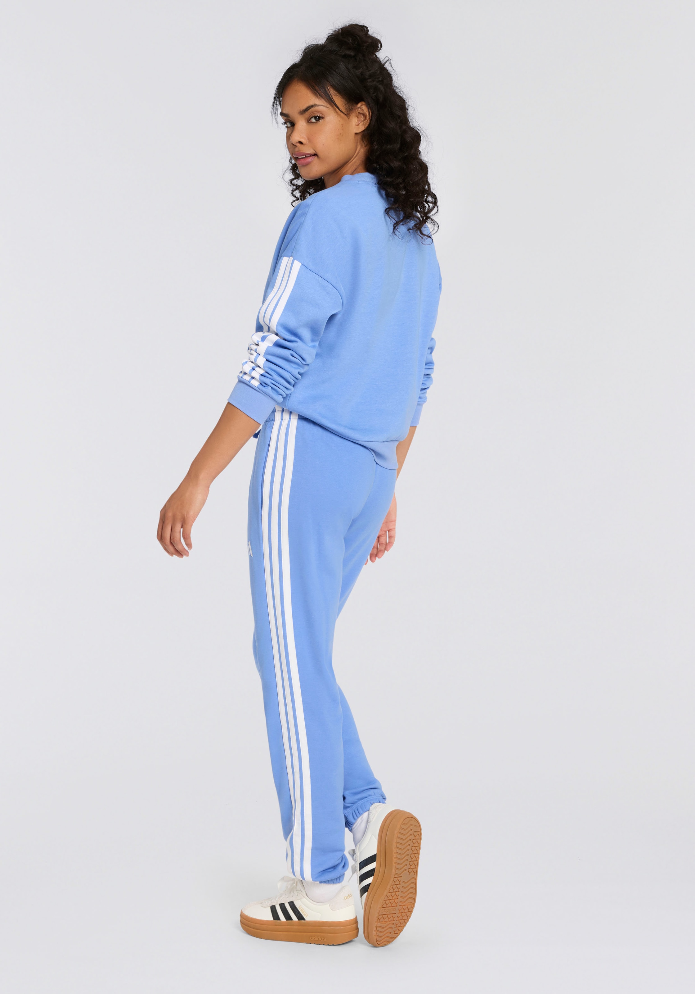adidas Sportswear Sporthose »W 3S FT CF PT«, (1 tlg.), Reguläre Passform, mittelhoher Bund, weiches French Terry Material
