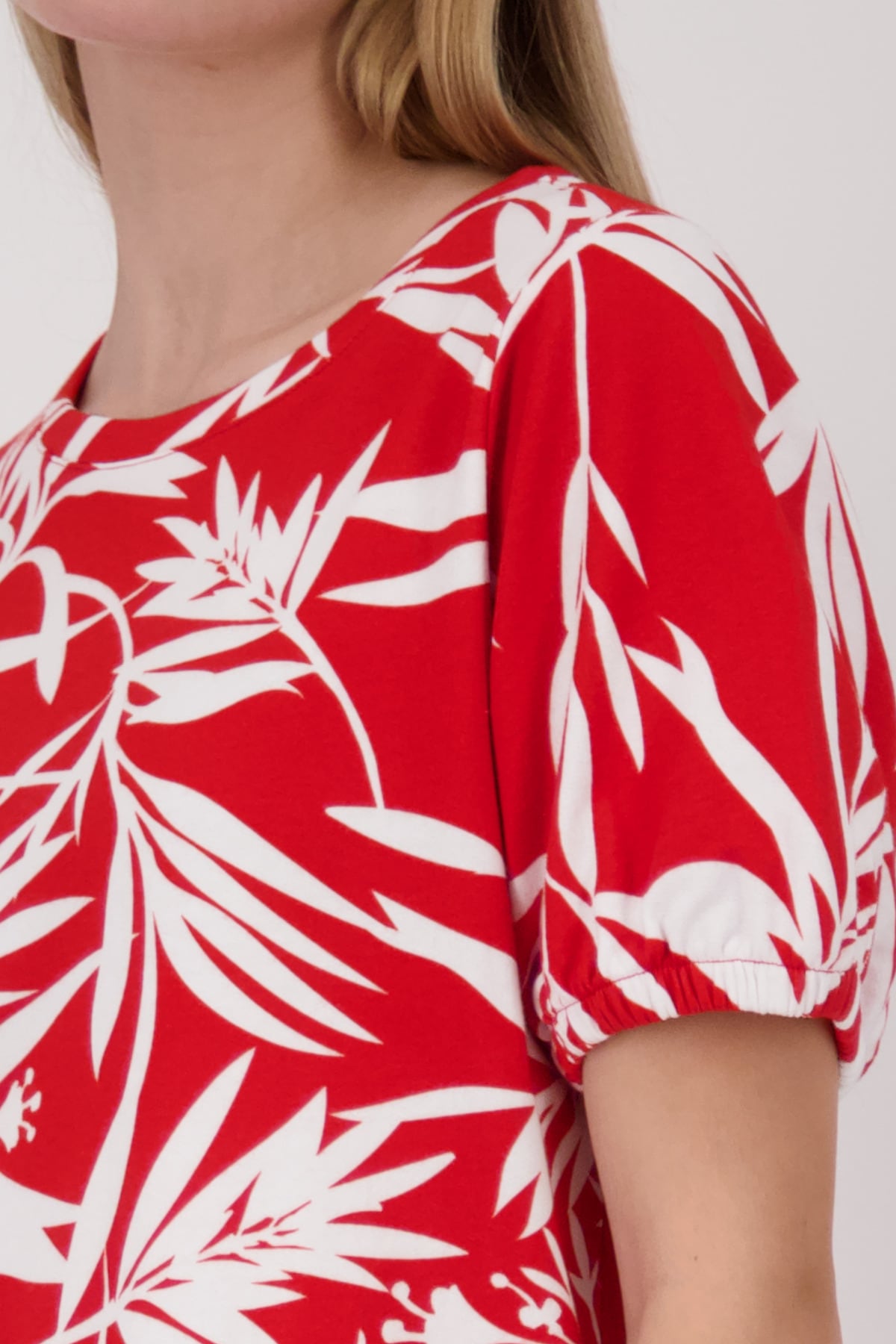 Monari Shirtkleid »Kleid Blätter allover« Ohne Tasche Regular fit mit Blättermuster