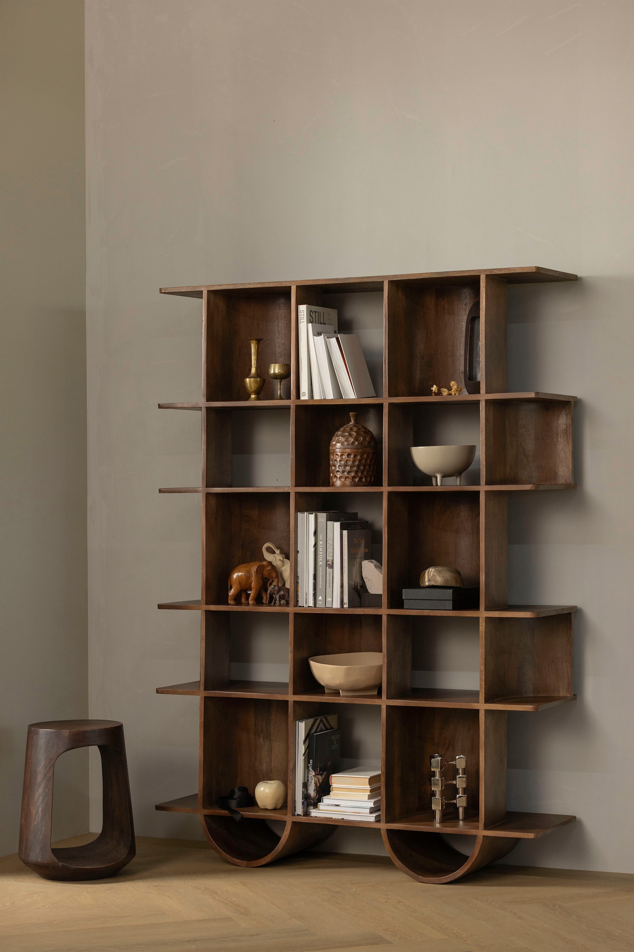WOOOD Couchtisch »Bayo mit Massivmangoholz und organischer Form B 33 x T 33 x H 45 cm« Tragkraft 45–50 kg, ausschließlich Innenbereich, montiert geliefert