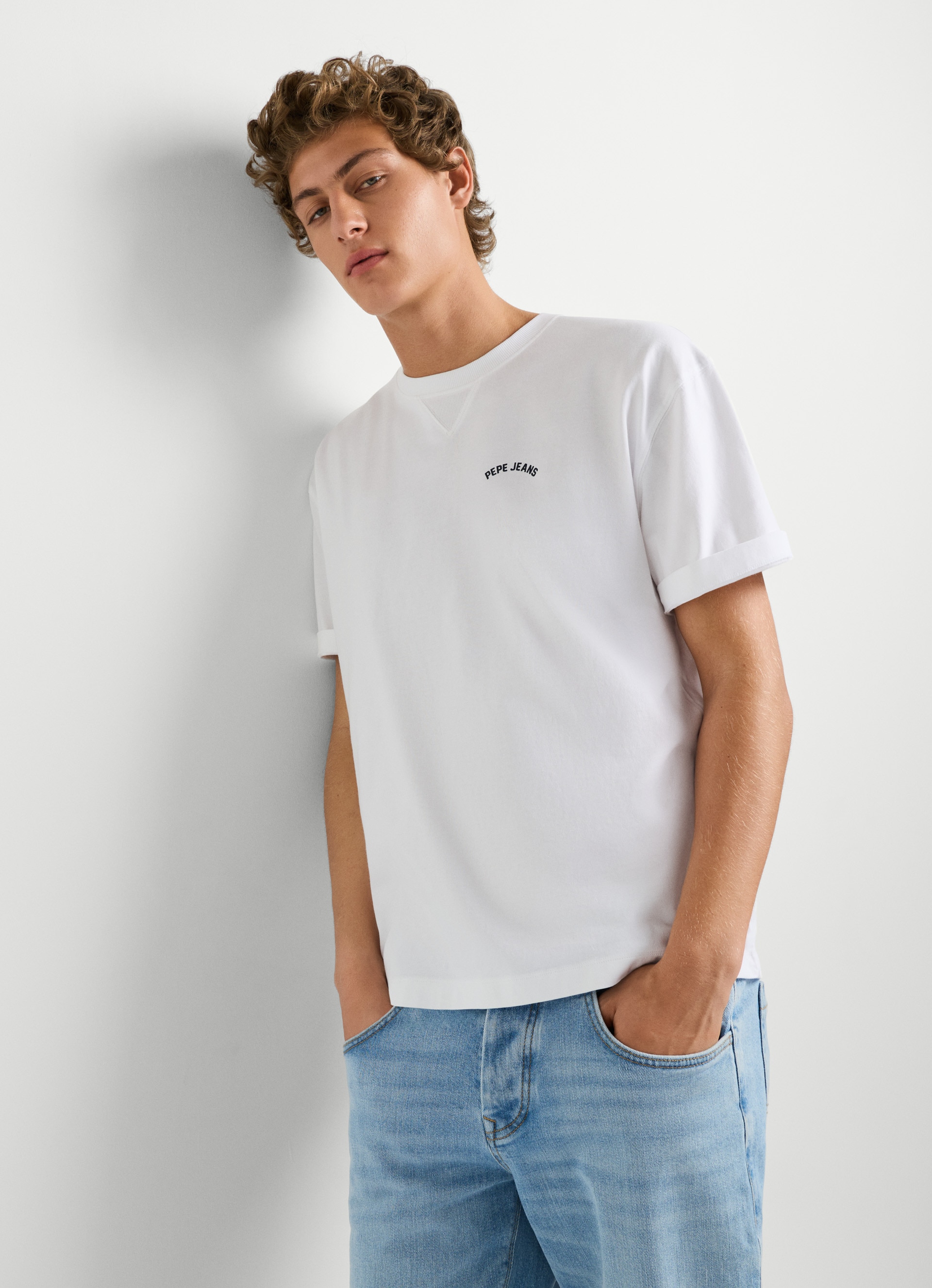 Pepe Jeans T-Shirt »JOHN TEE« mit V-Naht am Rundhals