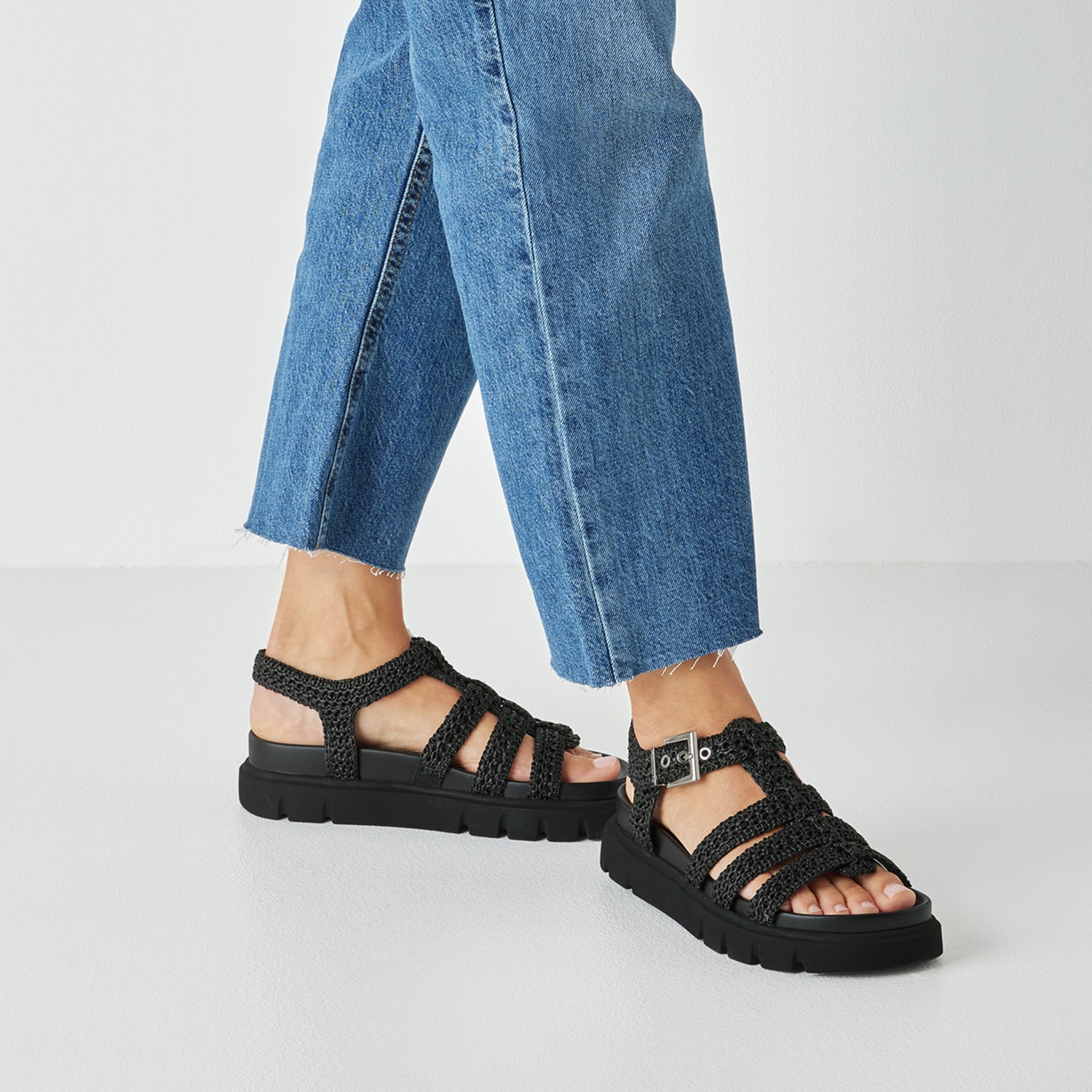 Tamaris Riemchensandale  Sommerschuh, Römersandalette in veganer Verarbeitung