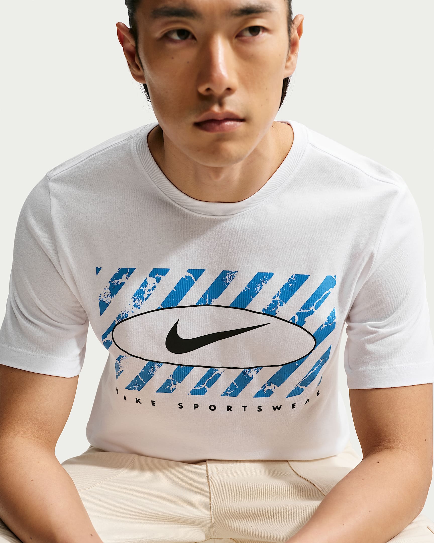 Nike Sportswear T-Shirt »Nike Sportswear Men's T-Shirt« mit Rundhalsausschnitt, aus Baumwolle, normale Länge