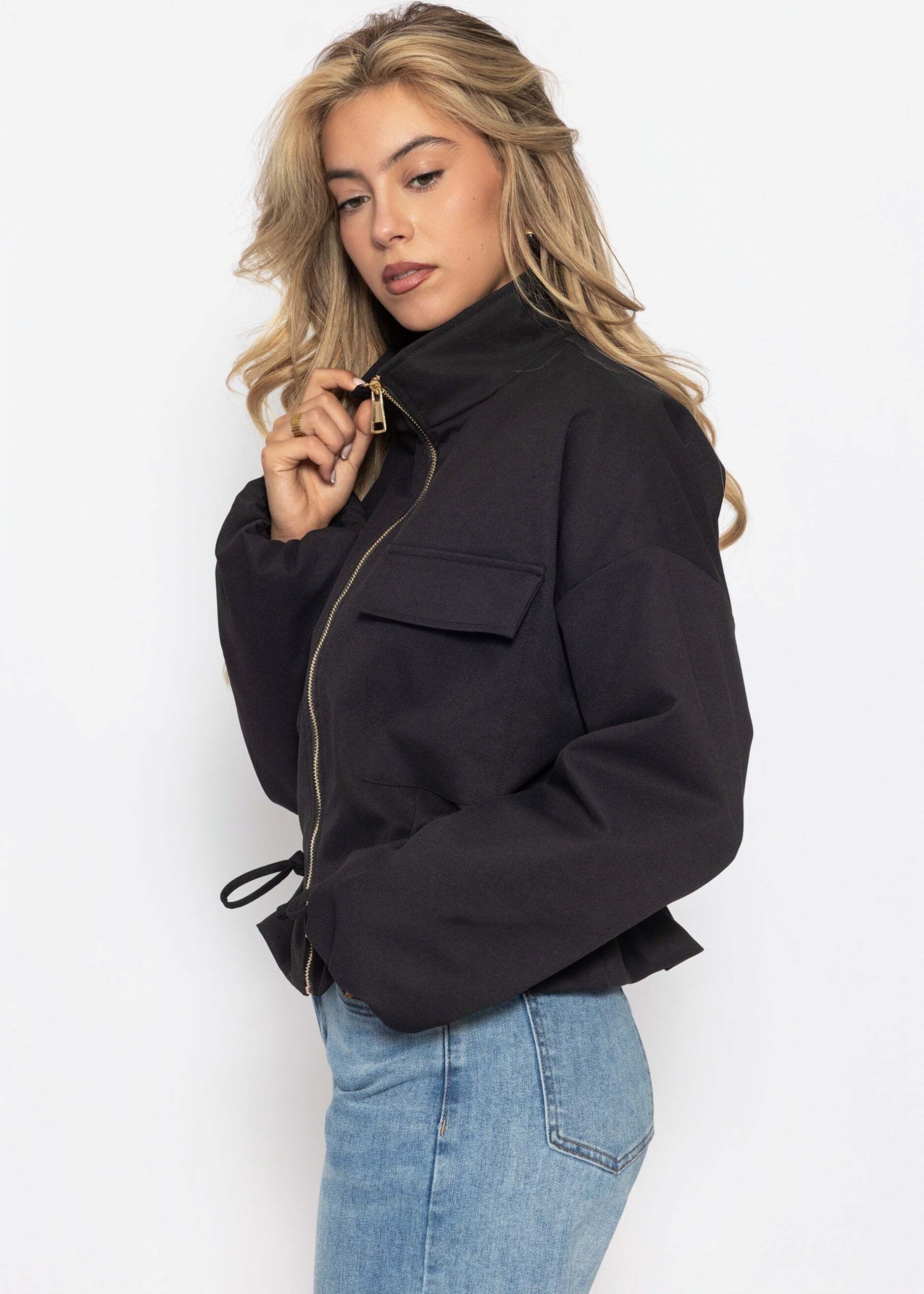 SASSYCLASSY Outdoorjacke »Blousonjacke mit Stehkragen« Locker geschnittene Windjacke in Braun