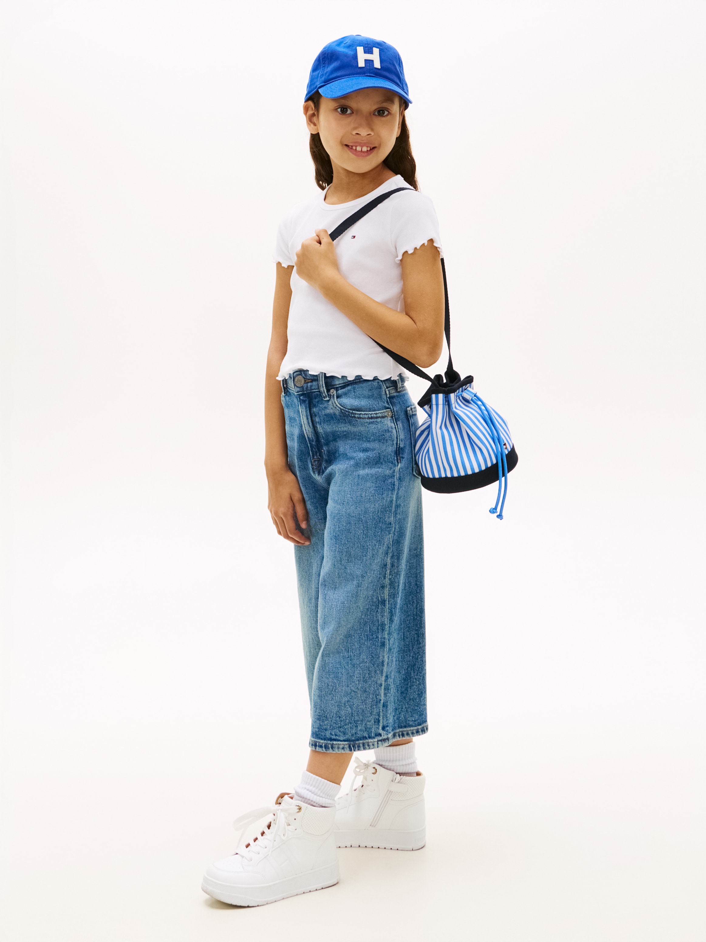 Tommy Hilfiger T-Shirt »ESSENTIAL RIB TOP mit Babylock-Kanten und Stickerei« unifarben, casual, regular fit, Baumwollmix, Rundhals