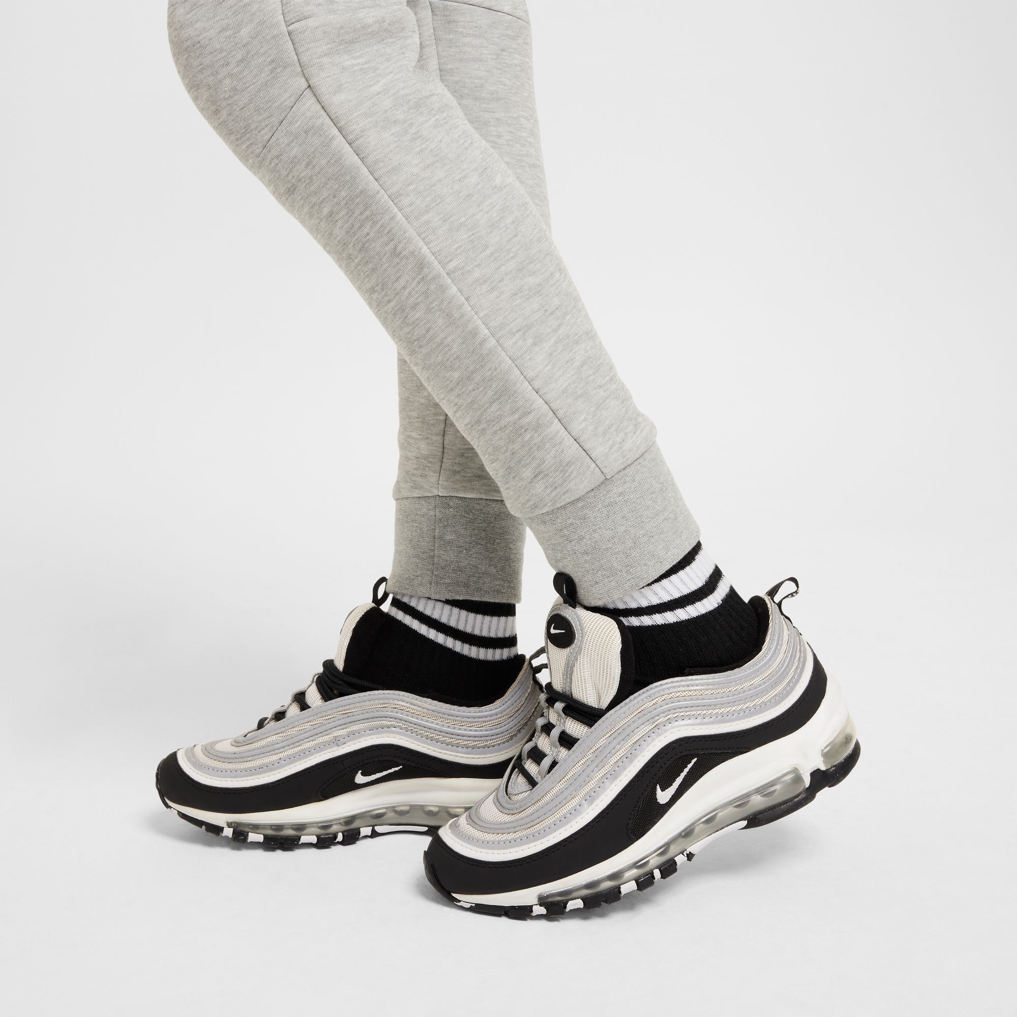 Nike Sportswear Sporthose »B NSW TCH FLC JGGR - PD«  aus Baumwolle und Polyester, sportlicher Stil, für Jugendliche