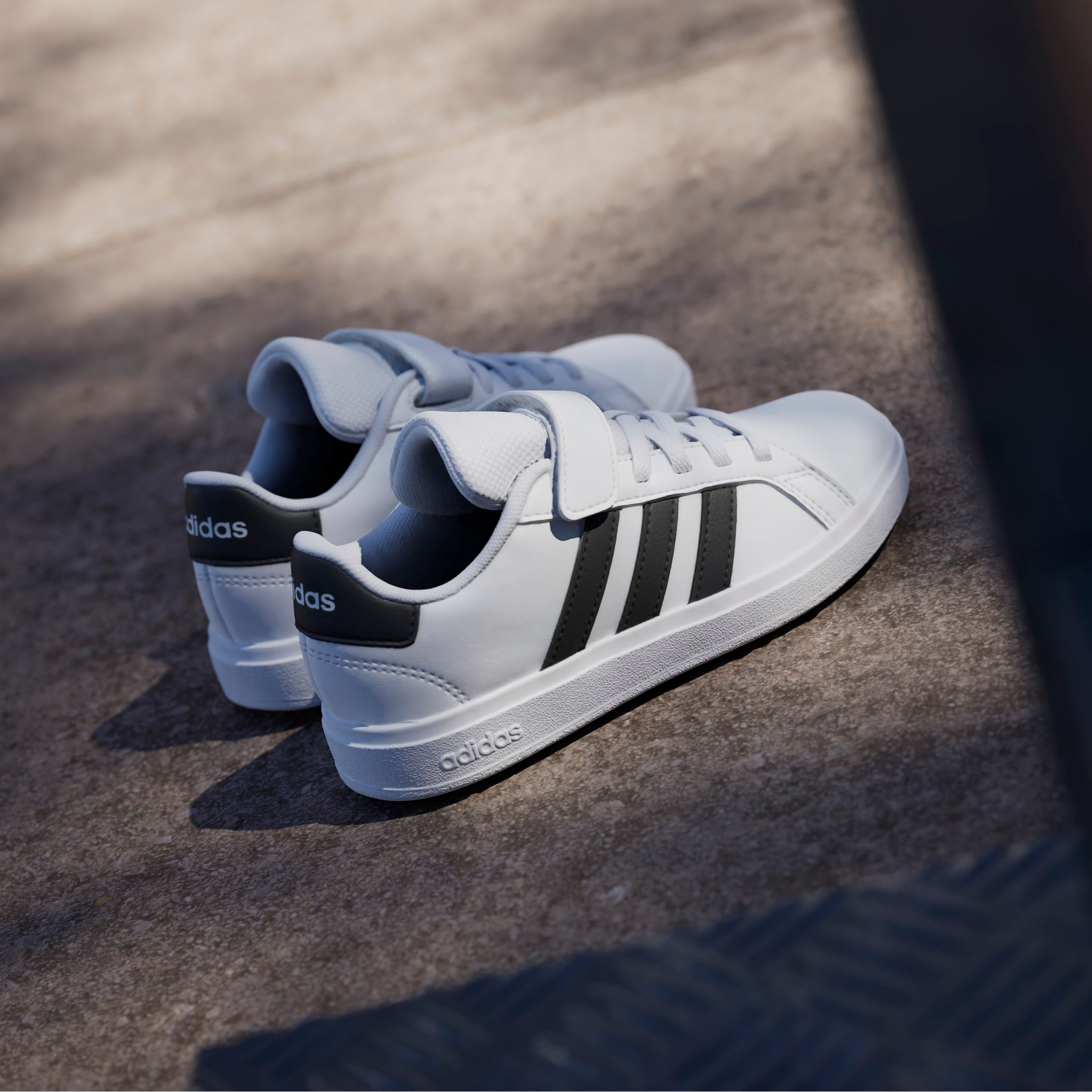 adidas Sportswear Sneaker »GRAND COURT 2.0 KIDS«  mit Klettverschluss, für Kinder