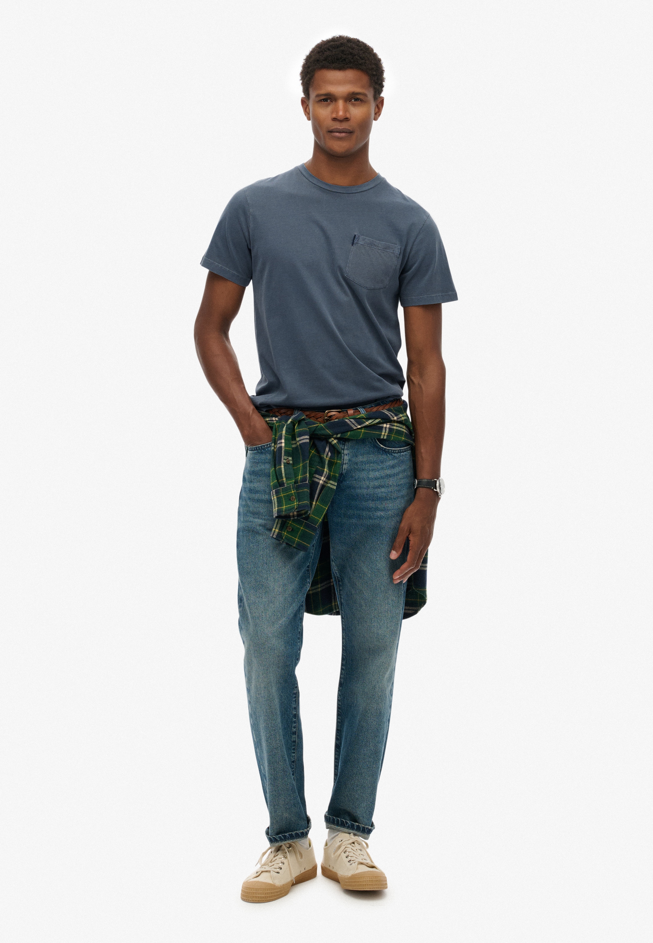 Superdry Rundhalsshirt »CLASSIC ESSENTIAL POCKET TEE«, mit stylischer, aufgesetzter Brusttasche
