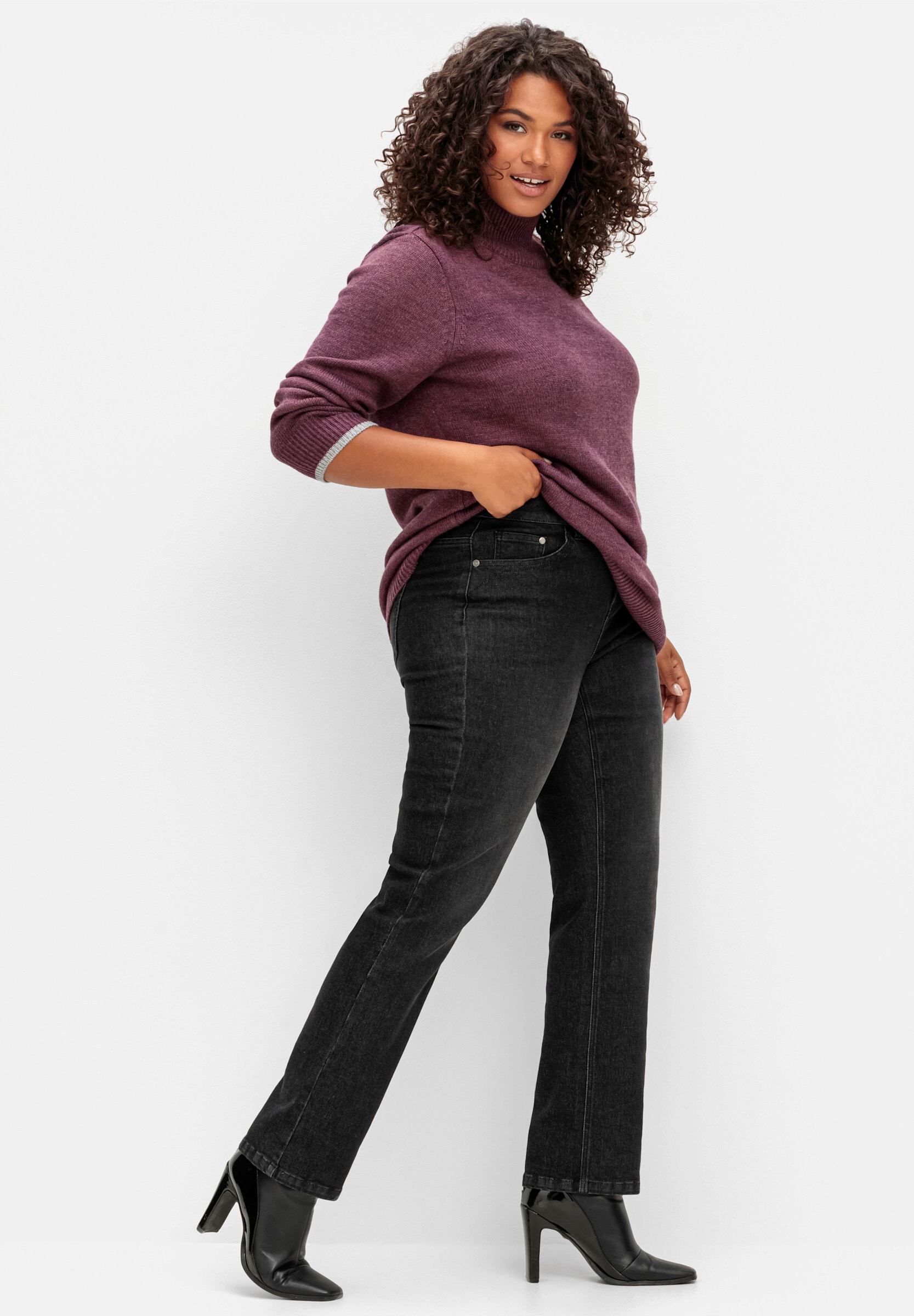 Sheego 5-Pocket-Jeans »Stretch-Jeans Gerade Jeans mit TruTemp365® Fasern« mit funktionellen TruTemp365® Fasern