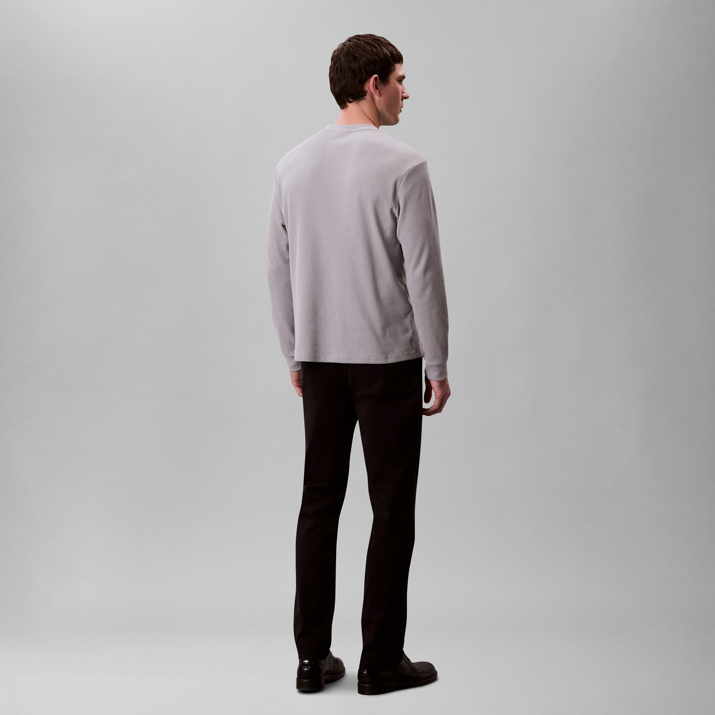 Calvin Klein Jeans Langarmshirt »LS WAFFLE BADGE CREWNK TEE«, Mit Rundhalsausschnitt