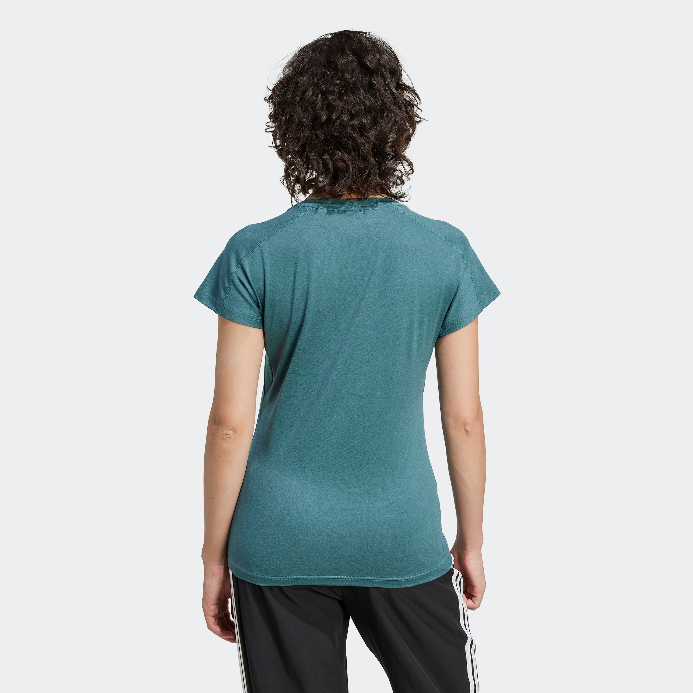 adidas Performance T-Shirt »TR-ES MIN T«, Trainingsshirt, feuchtigkeitsabsorbierend mit V Ausschnitt