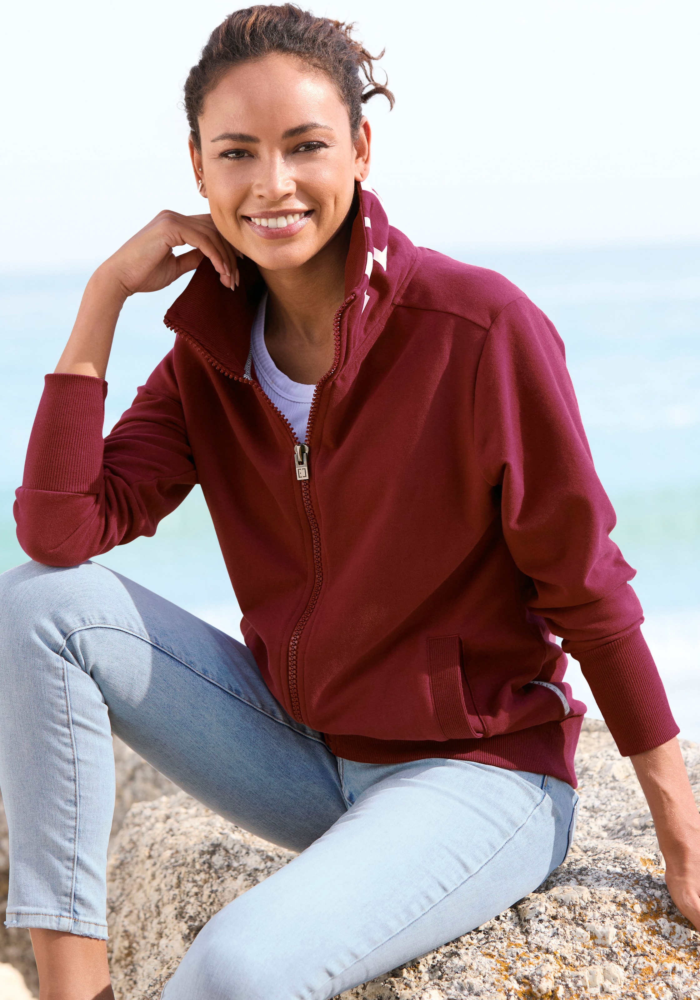 Elbsand Sweatjacke »Alvis« mit Logodruck am Kragen, bequeme Freizeitjacke