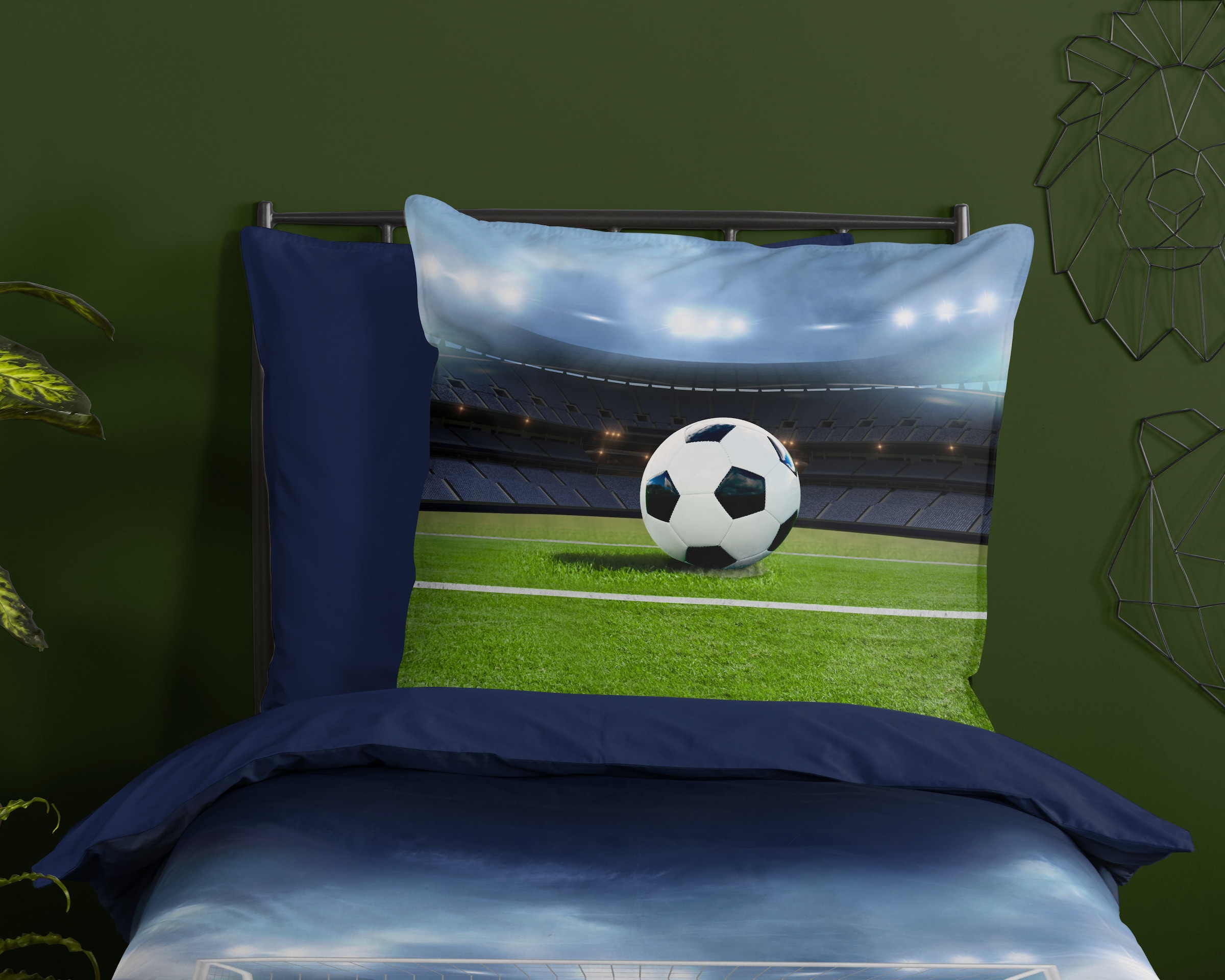 PURE luxury collection Kinderbettwäsche »Jasper«, Mikrofaser, 135x200, Pflegeleicht, Wendeoptik, Kind, Junge, Fußball