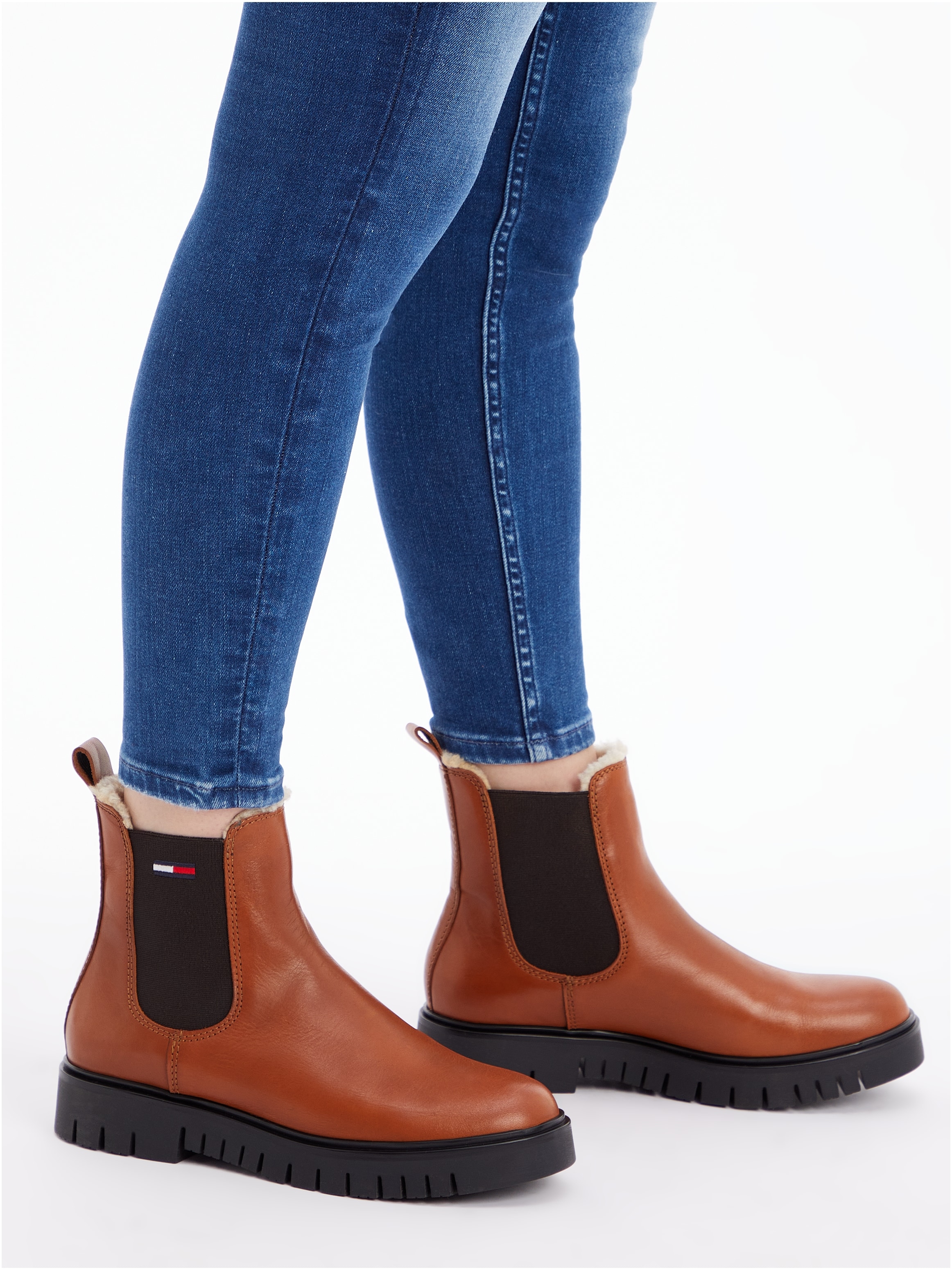 Tommy Jeans Winterboots »WARMLINED CHELSEA BOOT«, Blockabsatz, Plateau, Businesschuh mit Profilsohle
