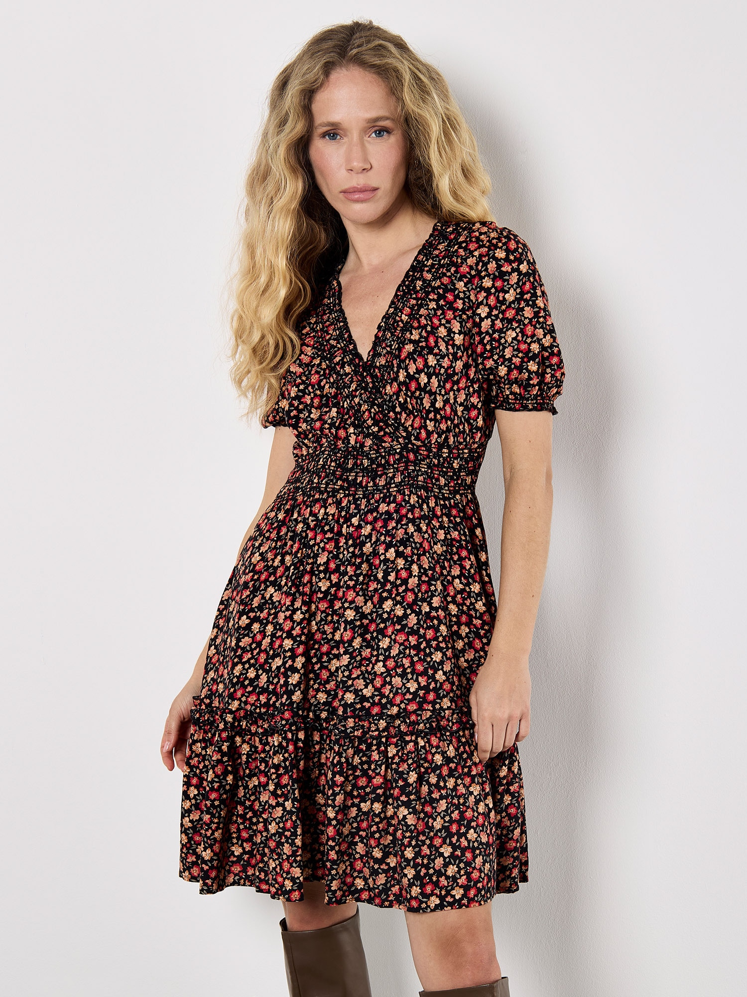 Apricot Minikleid »Mini-Kleid« mit Smokdetails und Blumenmuster