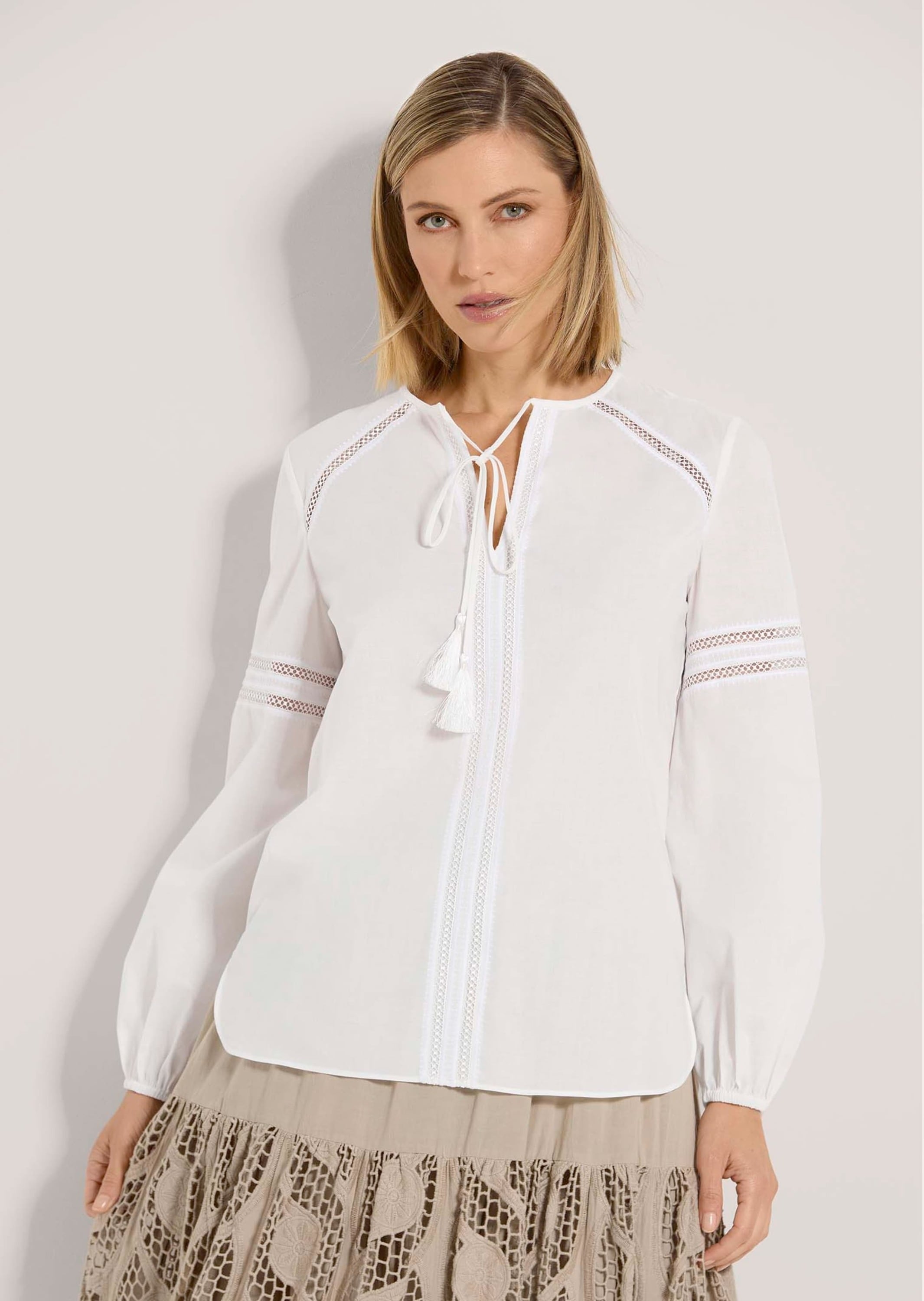 MADELEINE Langarmbluse »Bluse Rundhals-Bluse mit Spitze«