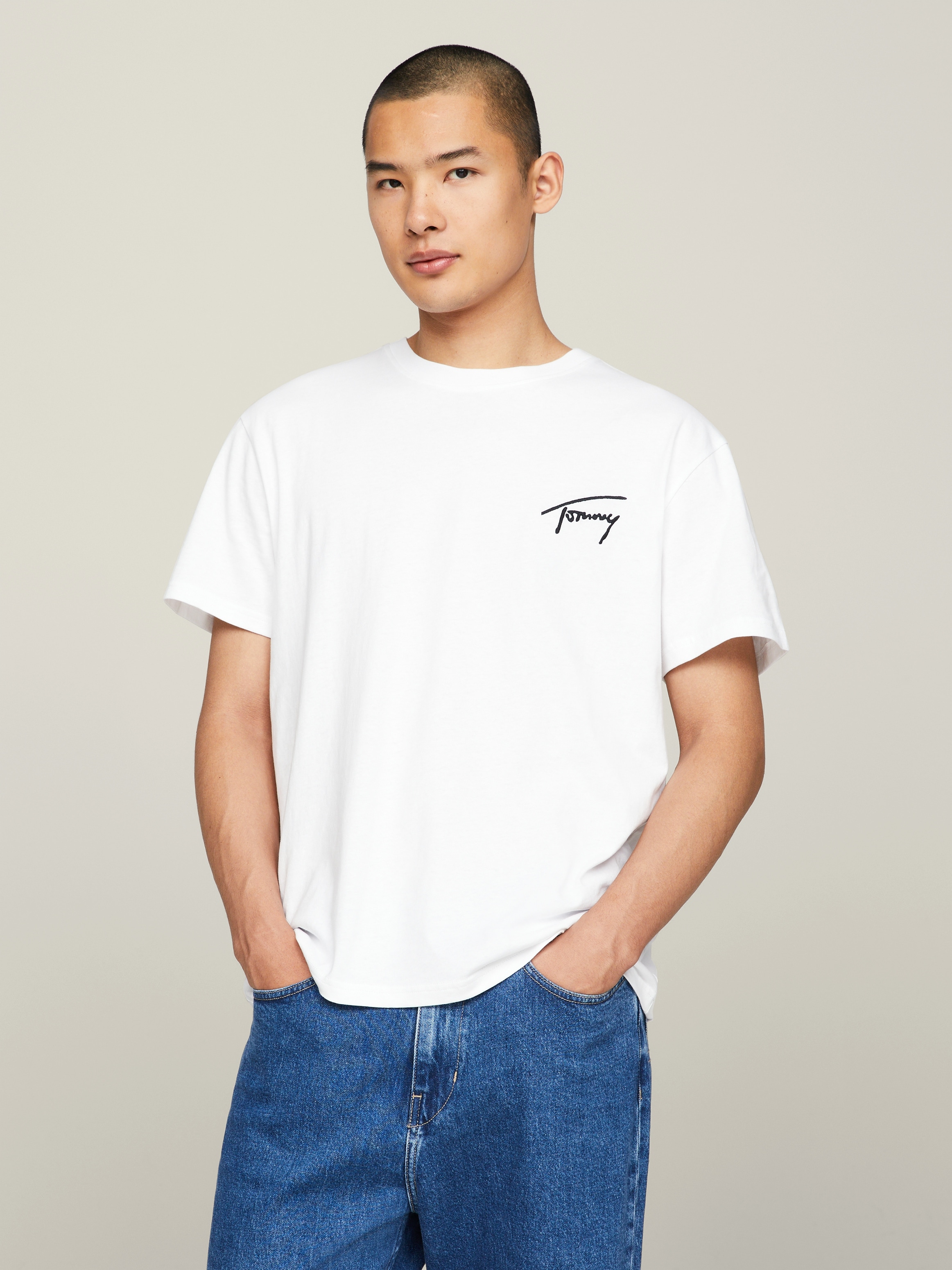 T-Shirt »TJM REG SIGNATURE TEE EXT«, mit aufgesticktem Signatur-Logo