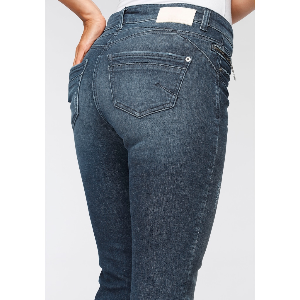 MAC Slim-fit-Jeans »Rich-Slim-Hanf«, Besondere Teilungsnähte im Rücken sorgen für einen Push-Up Effekt