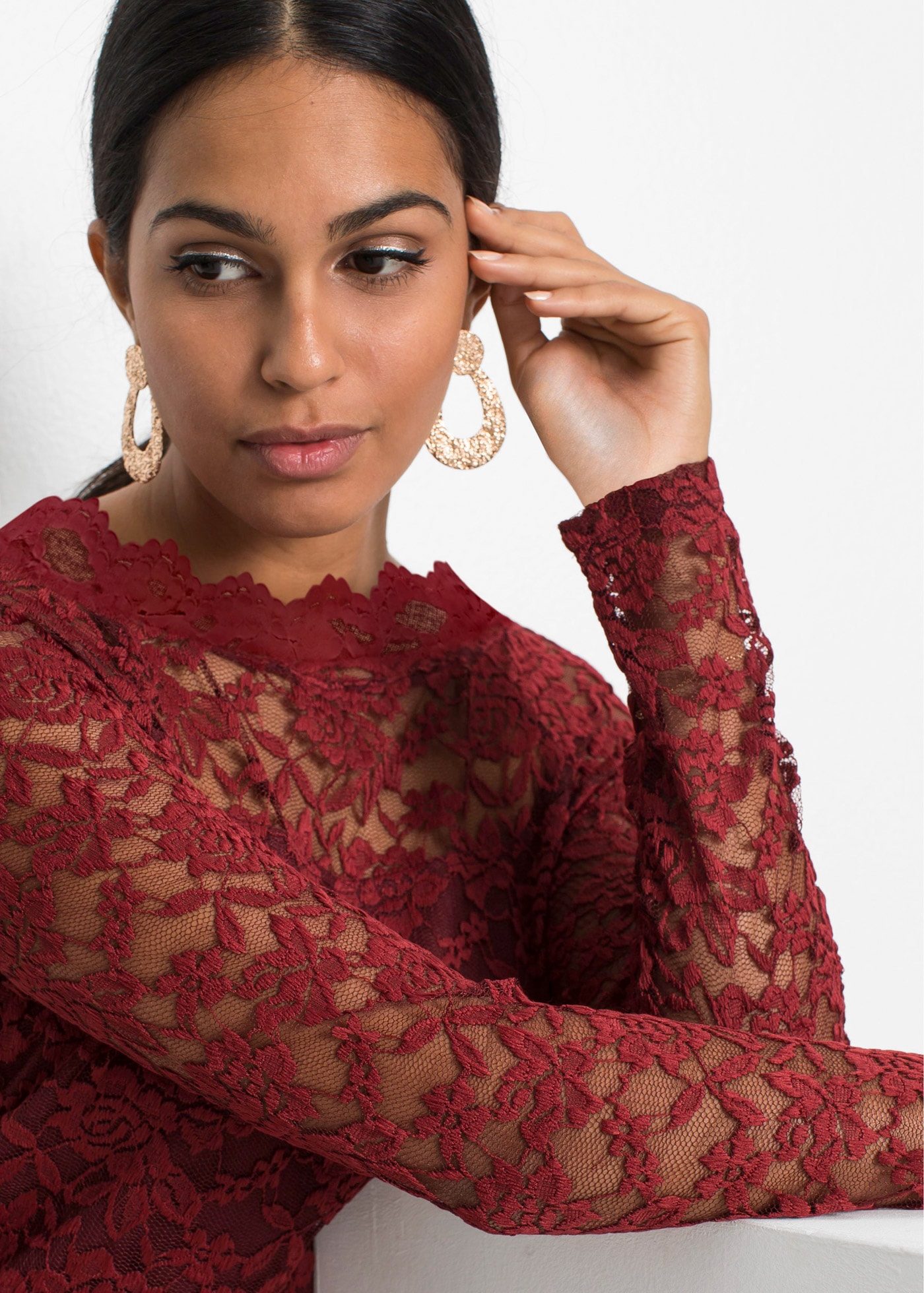 bonprix Langarmshirt Slim fit Passform, mit Spitzen-Details, unifarben