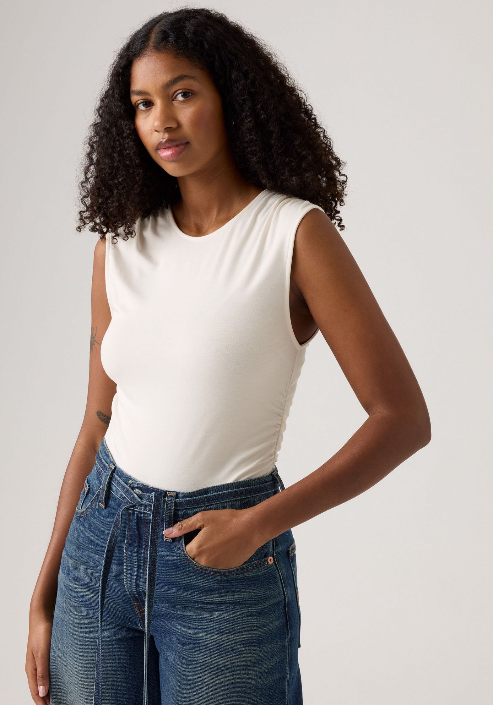 Levi's® Tanktop »CRYSTAL RUCHED TO«, mit seitlicher Raffung