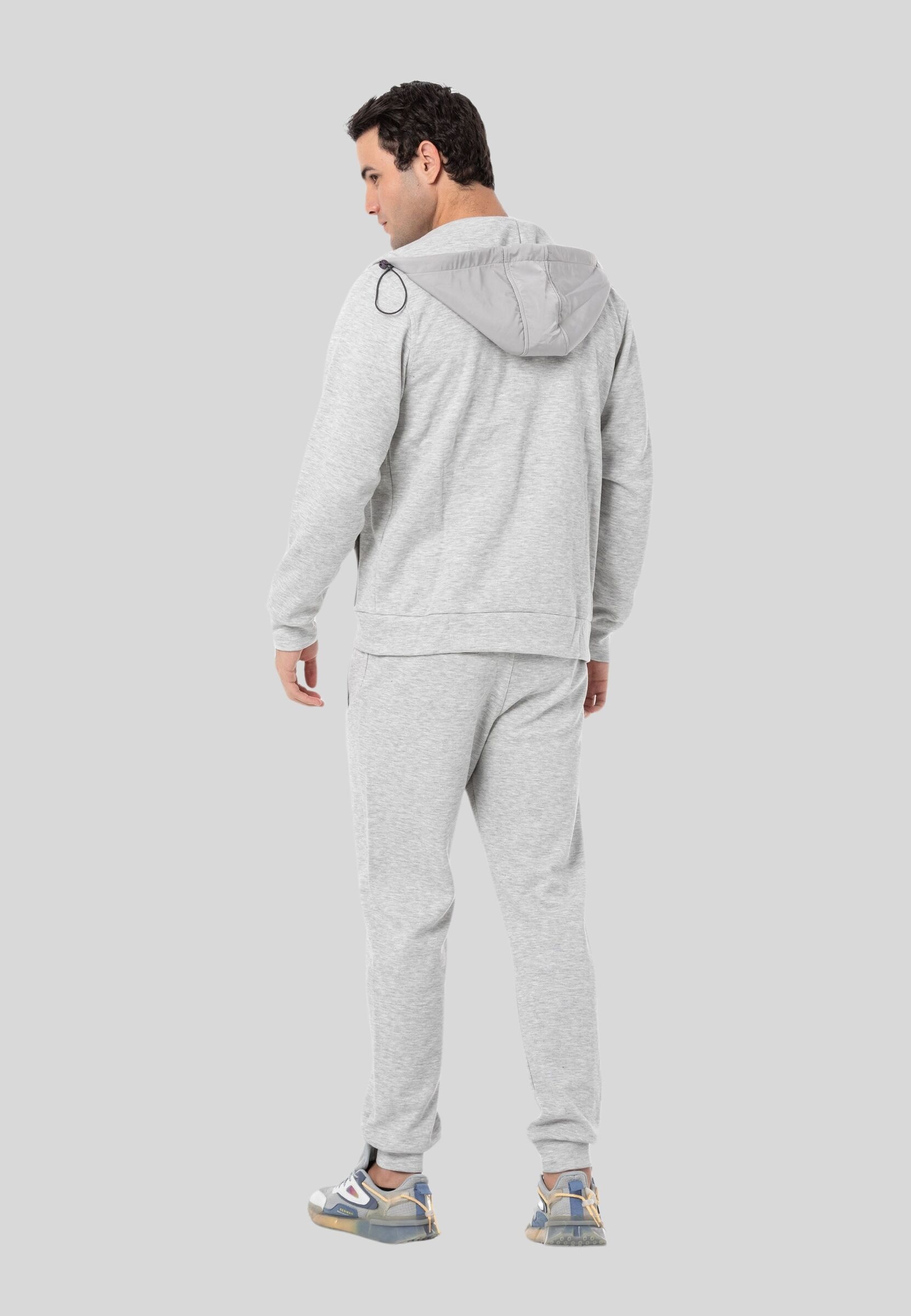 Cipo & Baxx Trainingsanzug »Cipo & Baxx Jogginganzug« 2 Stk. im unifarbenen Look
