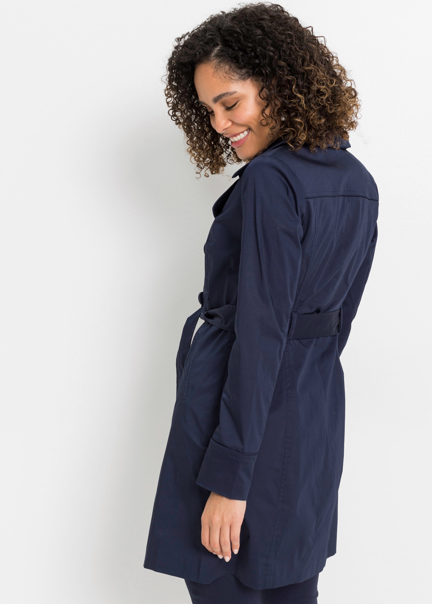 bonprix Trenchcoat mit abnehmbarem Bindegürtel, 2-Reiher