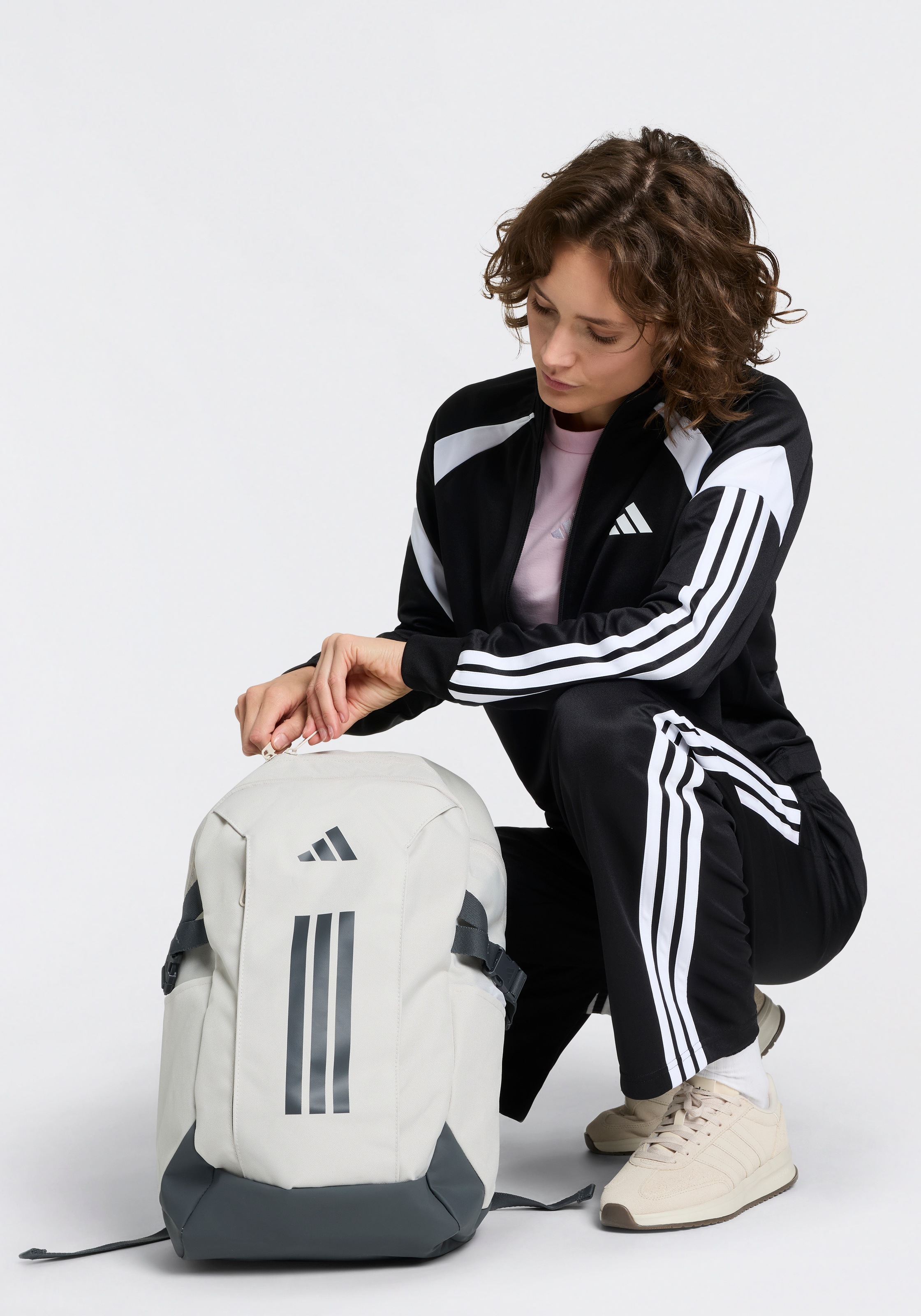 adidas Sportswear Trainingsanzug »W TEAMSPORT TS« 2 für Erwachsene, 2-teilig, sportlicher Stil, aus Polyester