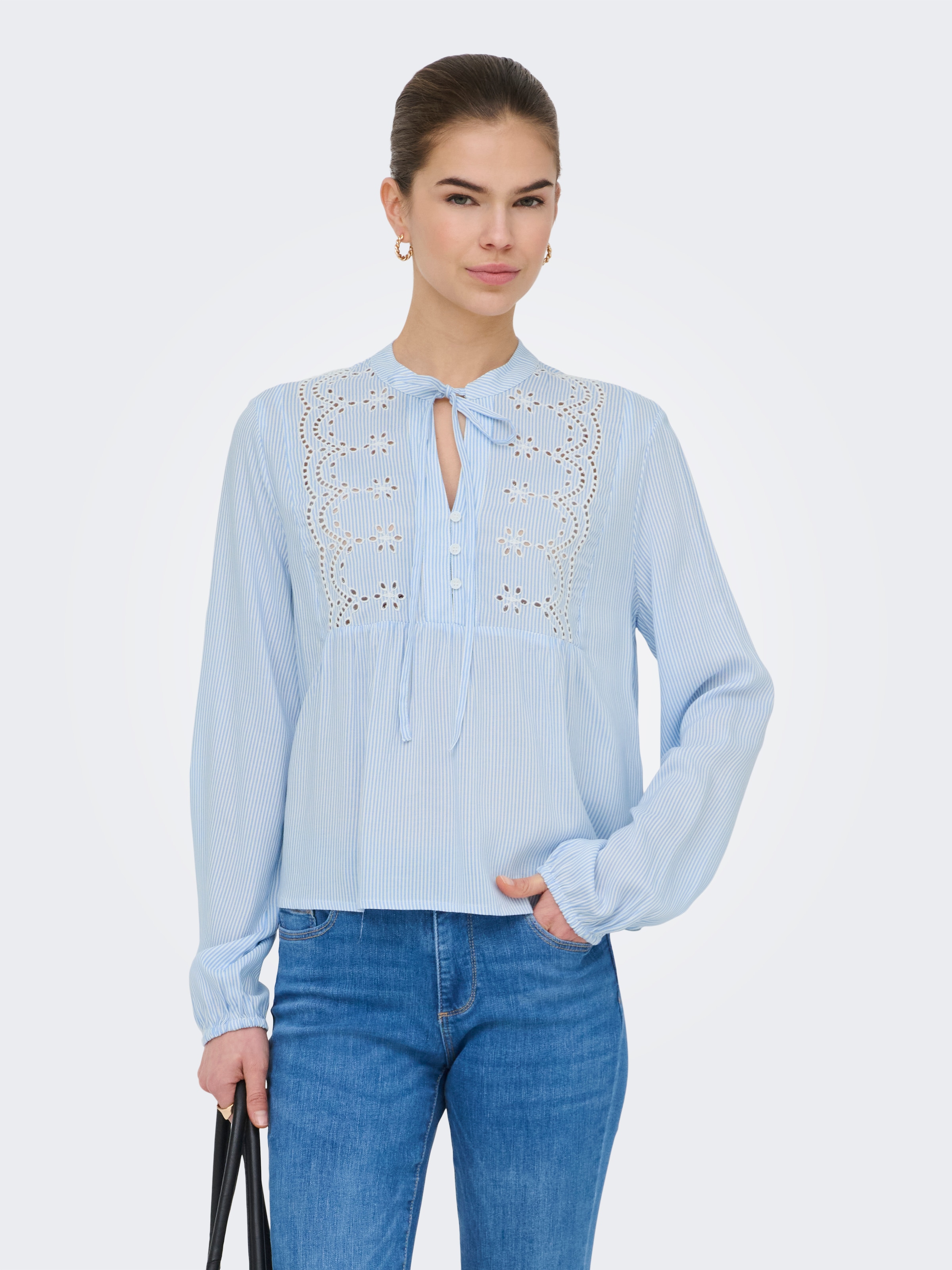 ONLY Langarmbluse »ONLLENNYO LS EMBROID V-NECK TOP NOOS WVN«