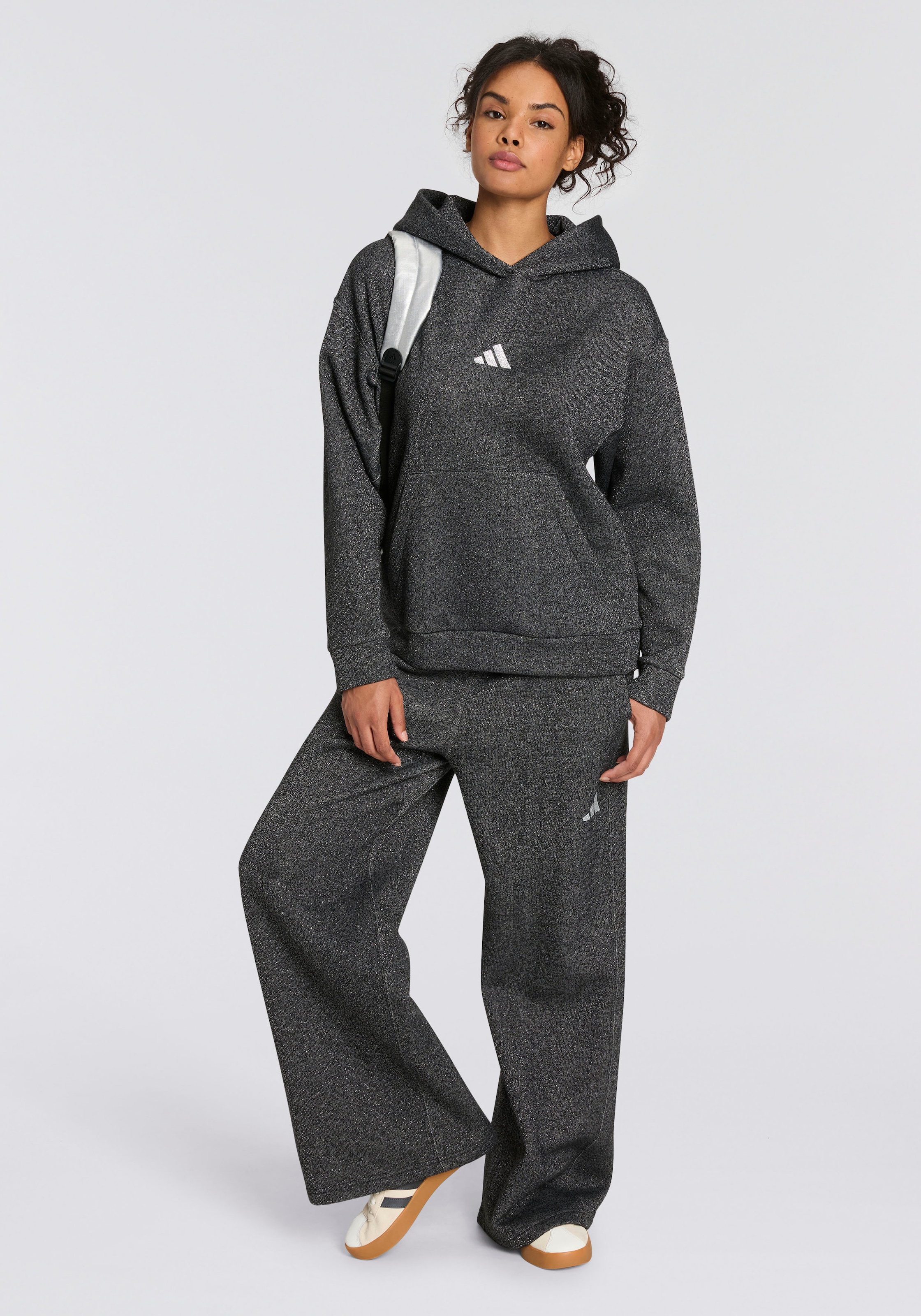 adidas Sportswear Kapuzensweatshirt »ALL SZN HOLIDAY GLITTER FLEECE LOOSE HOODIE«
