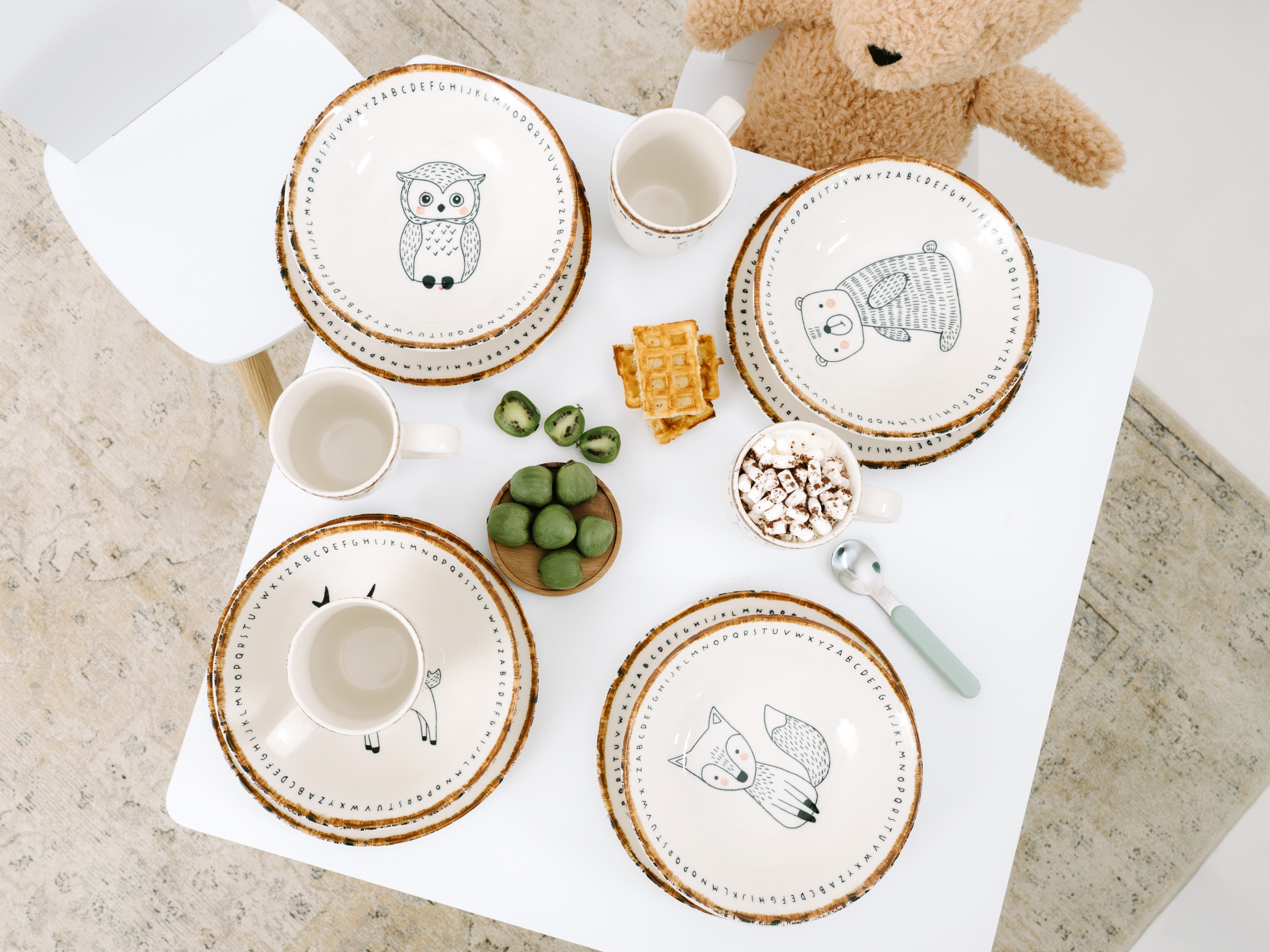 CreaTable Becher »Freunde des Waldes, Becher-Set 4-tlg.« Tiermotive, skandinavischer Stil, unregelmäßiger brauner Rand