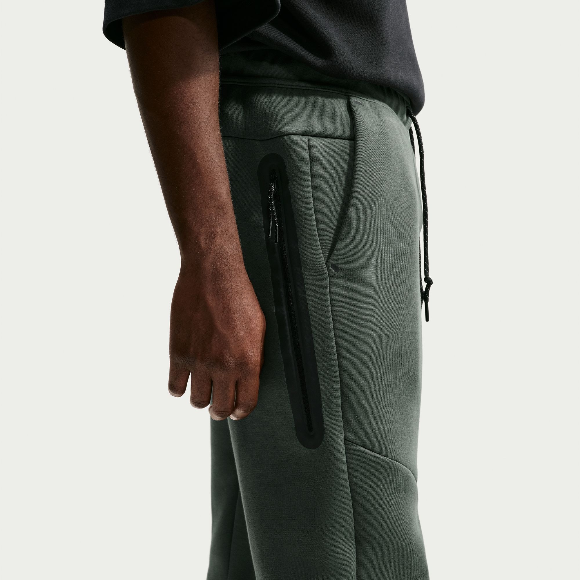 Nike Sportswear Sporthose »M NK TCH FLC JGGR«  mit schmalem Schnitt, aus Baumwollmischung